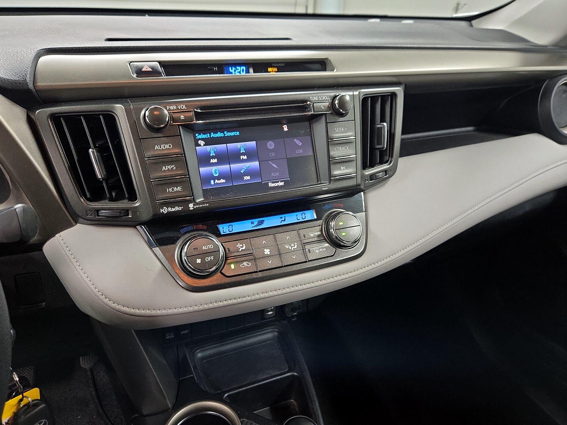 Thumbnail: 2015 Toyota RAV4 - 16