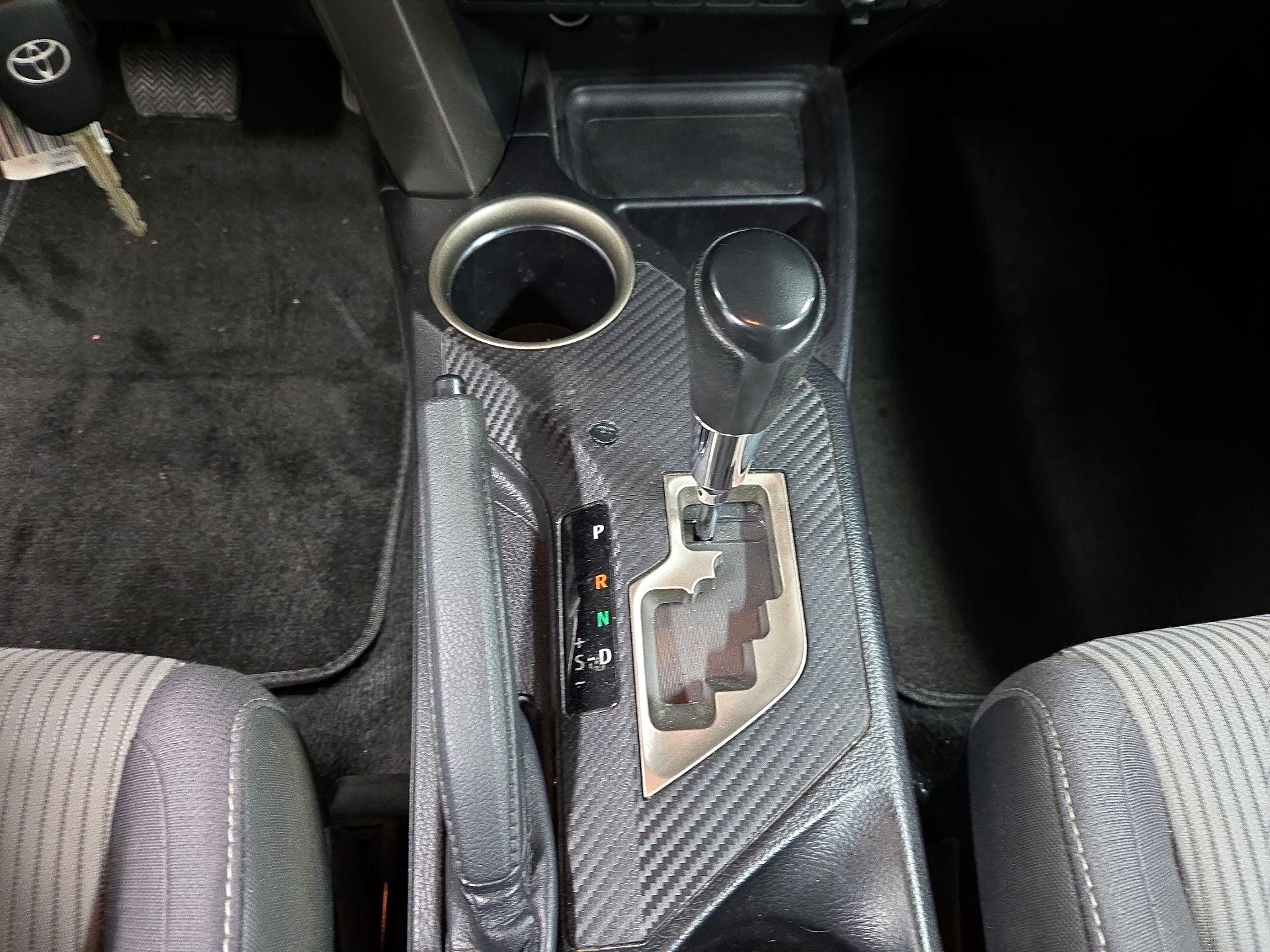 Thumbnail: 2015 Toyota RAV4 - 17