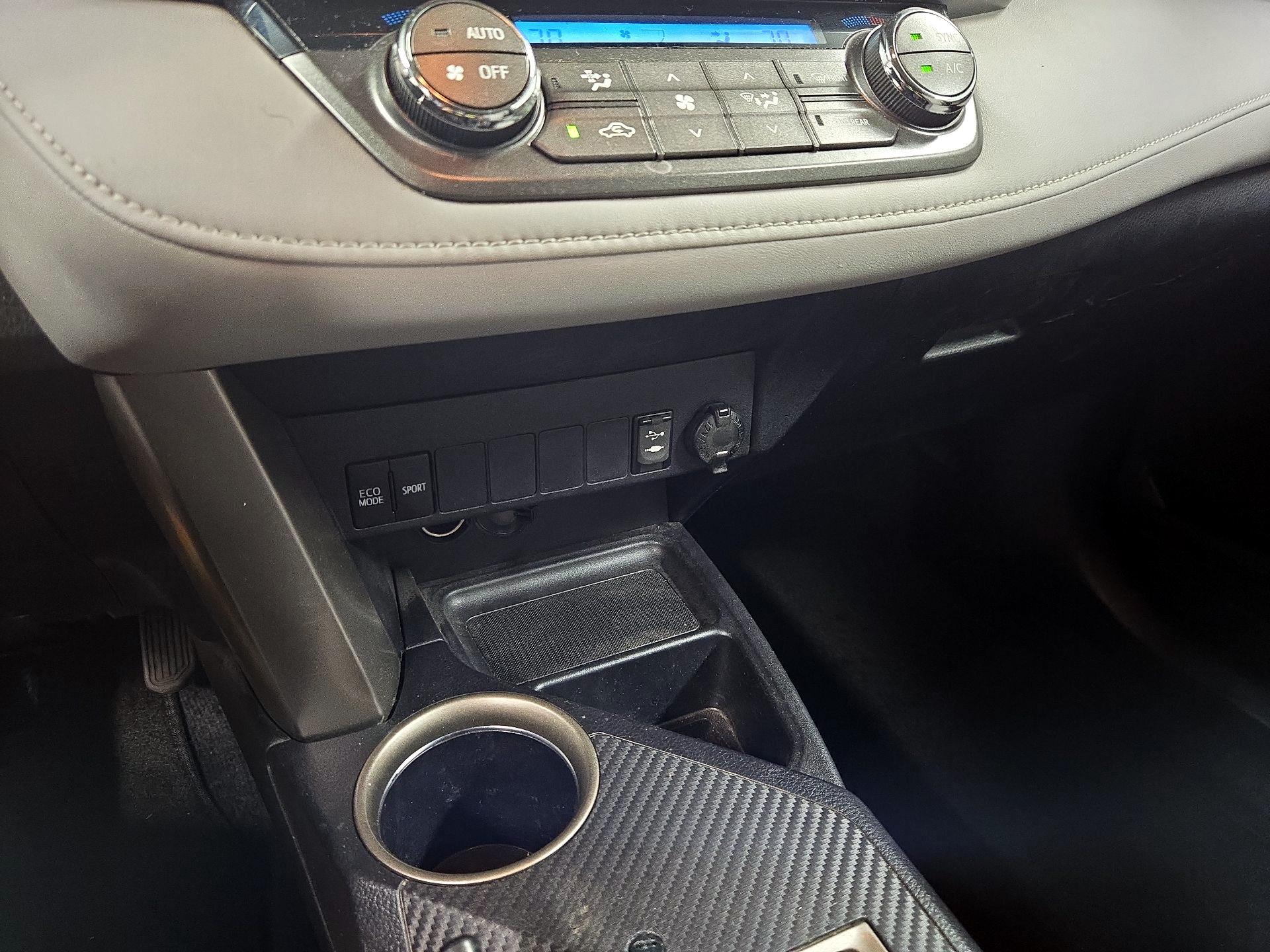 Thumbnail: 2015 Toyota RAV4 - 18