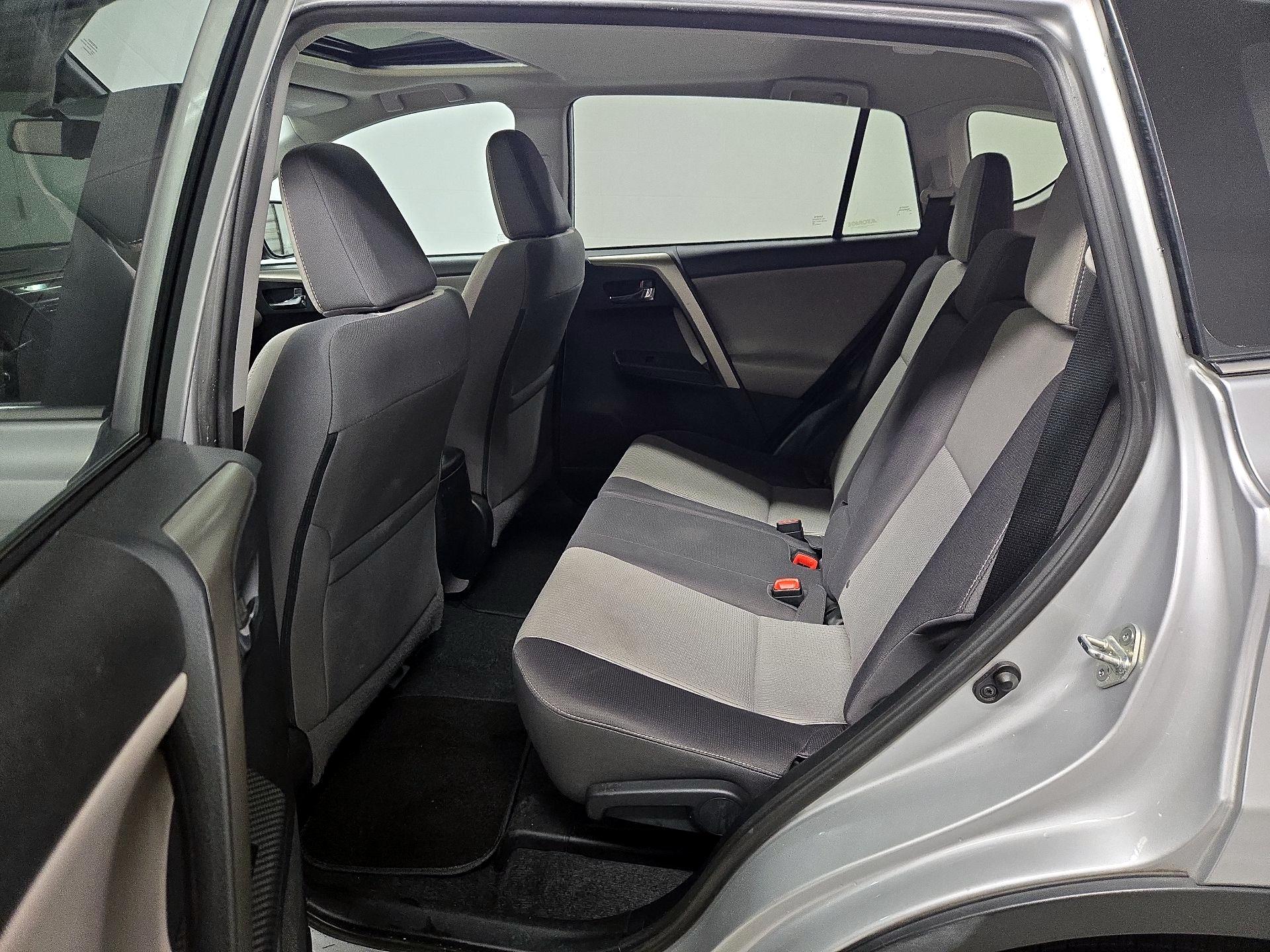 Thumbnail: 2015 Toyota RAV4 - 20