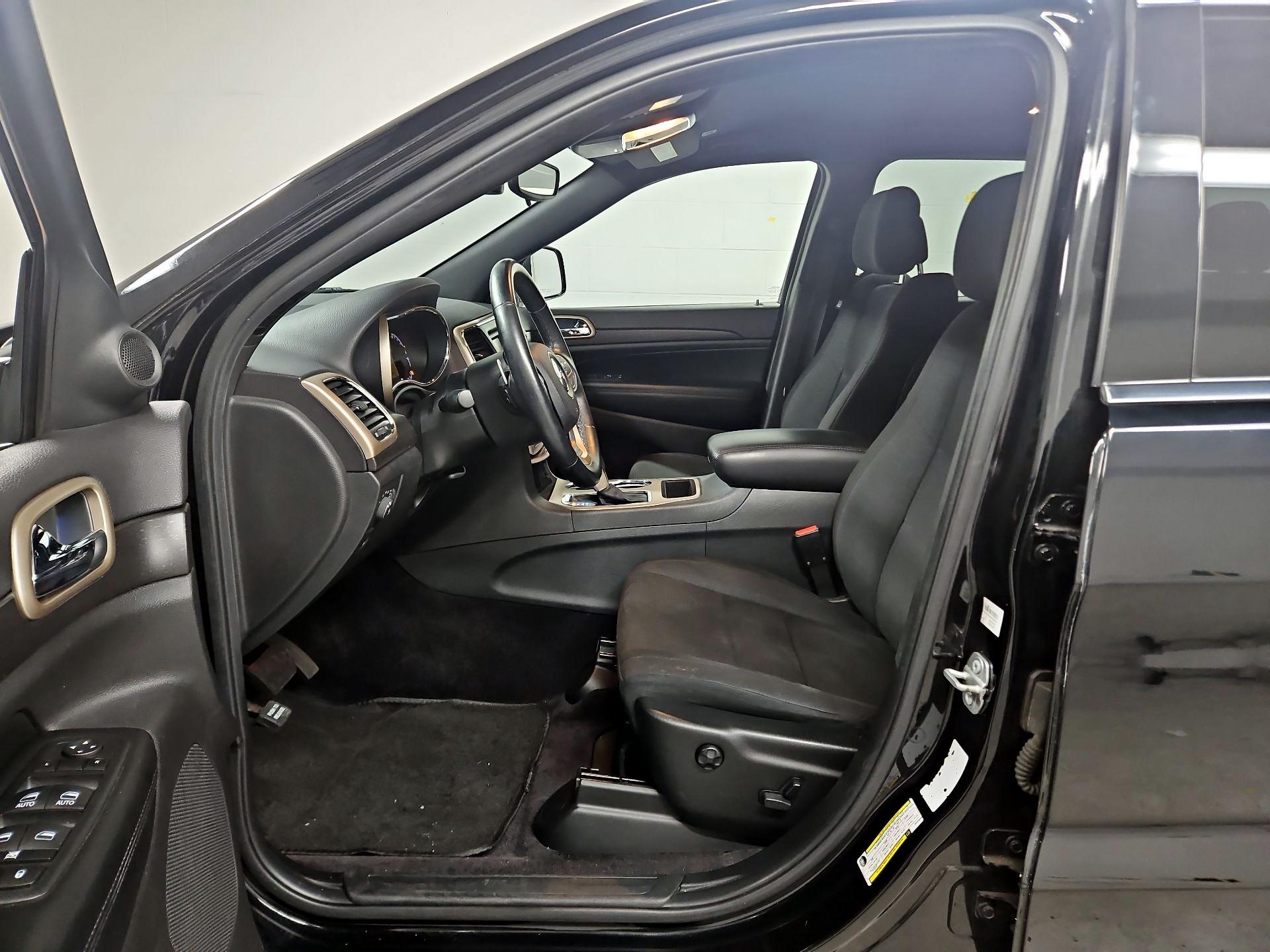 Thumbnail: 2017 Jeep Grand Cherokee - 11