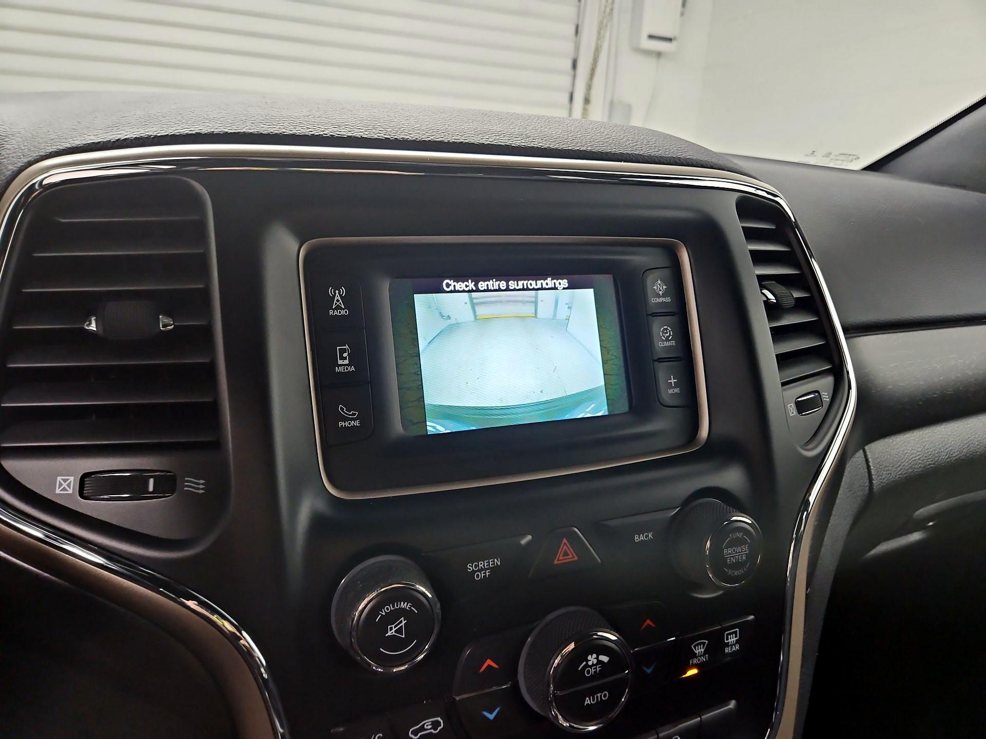 Thumbnail: 2017 Jeep Grand Cherokee - 14