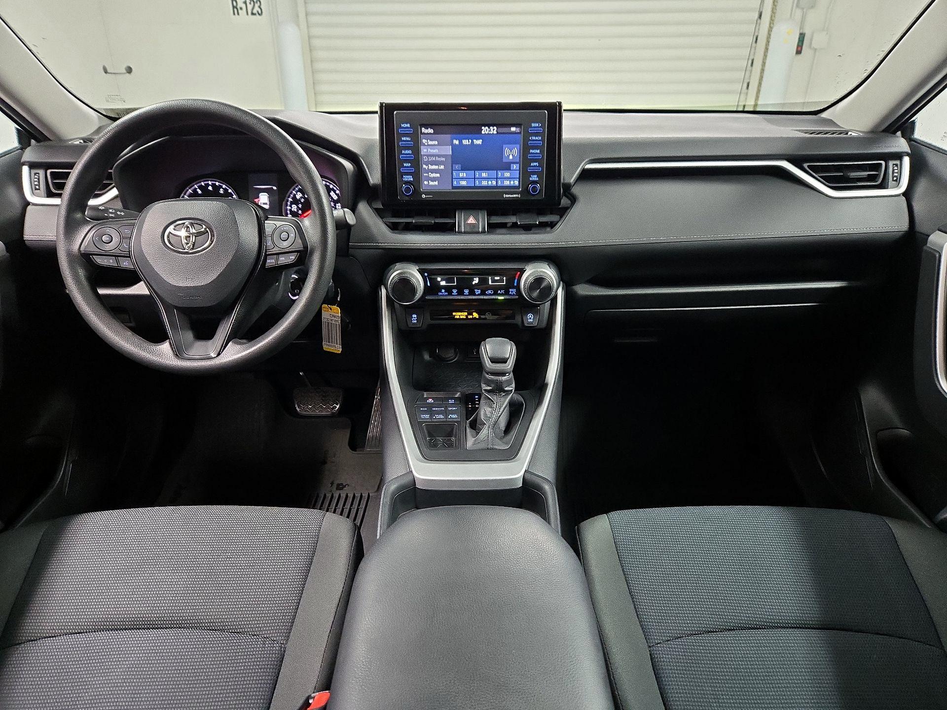 Thumbnail: 2021 Toyota RAV4 - 9