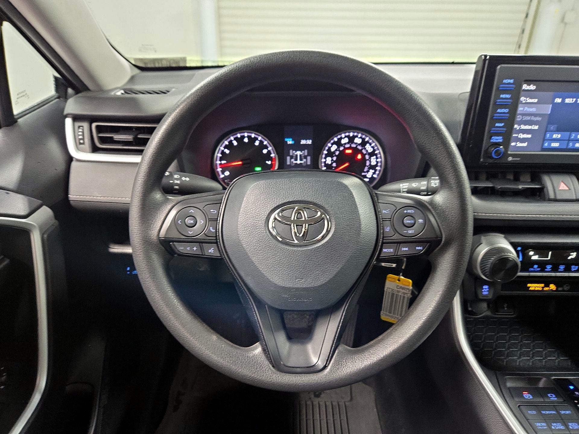 Thumbnail: 2021 Toyota RAV4 - 10