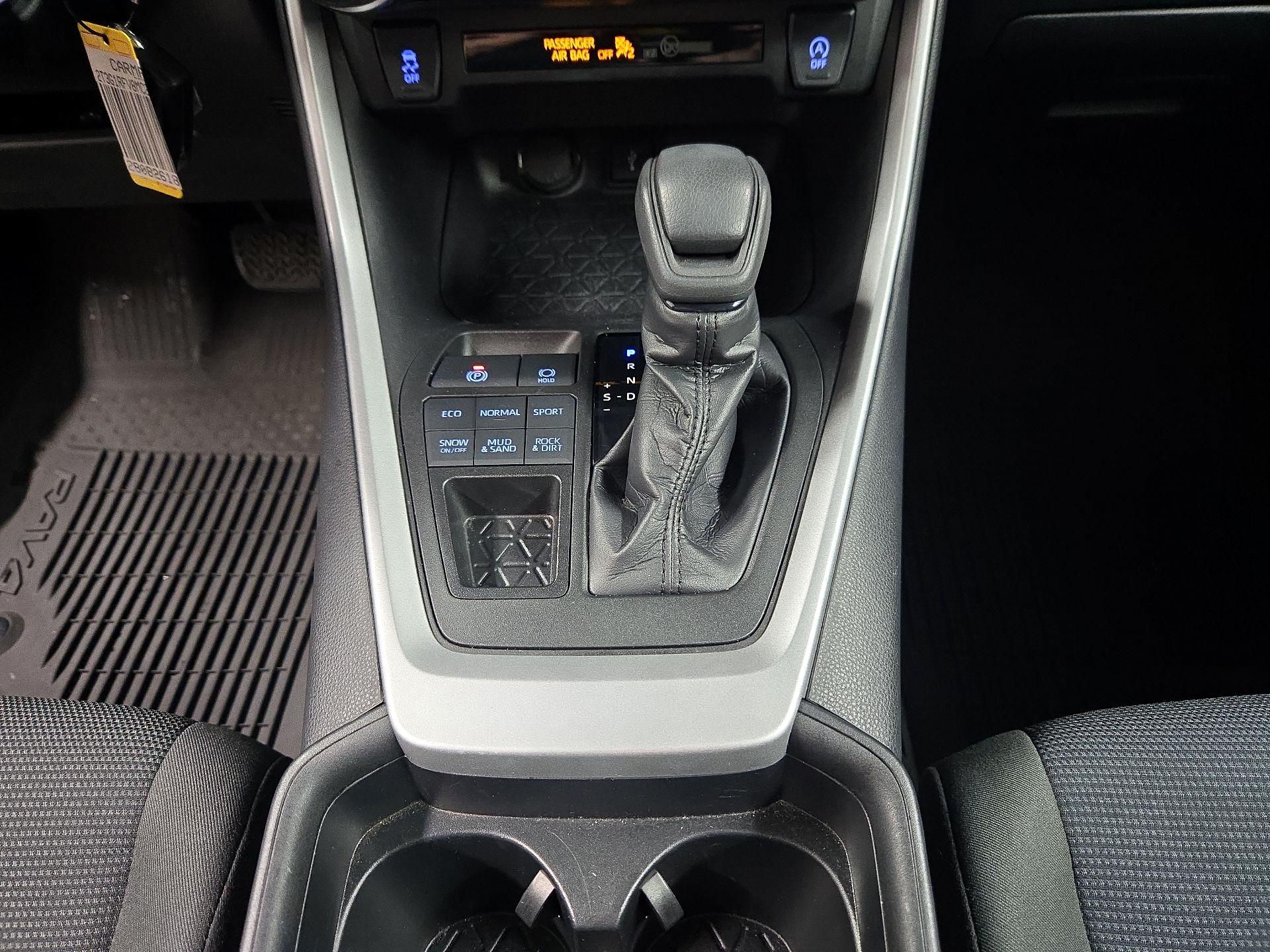 Thumbnail: 2021 Toyota RAV4 - 17