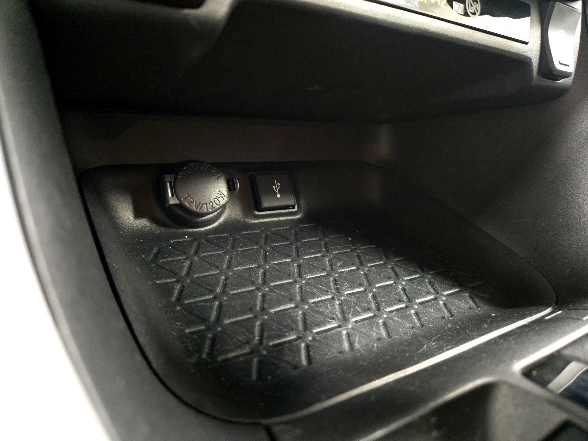 Thumbnail: 2021 Toyota RAV4 - 18