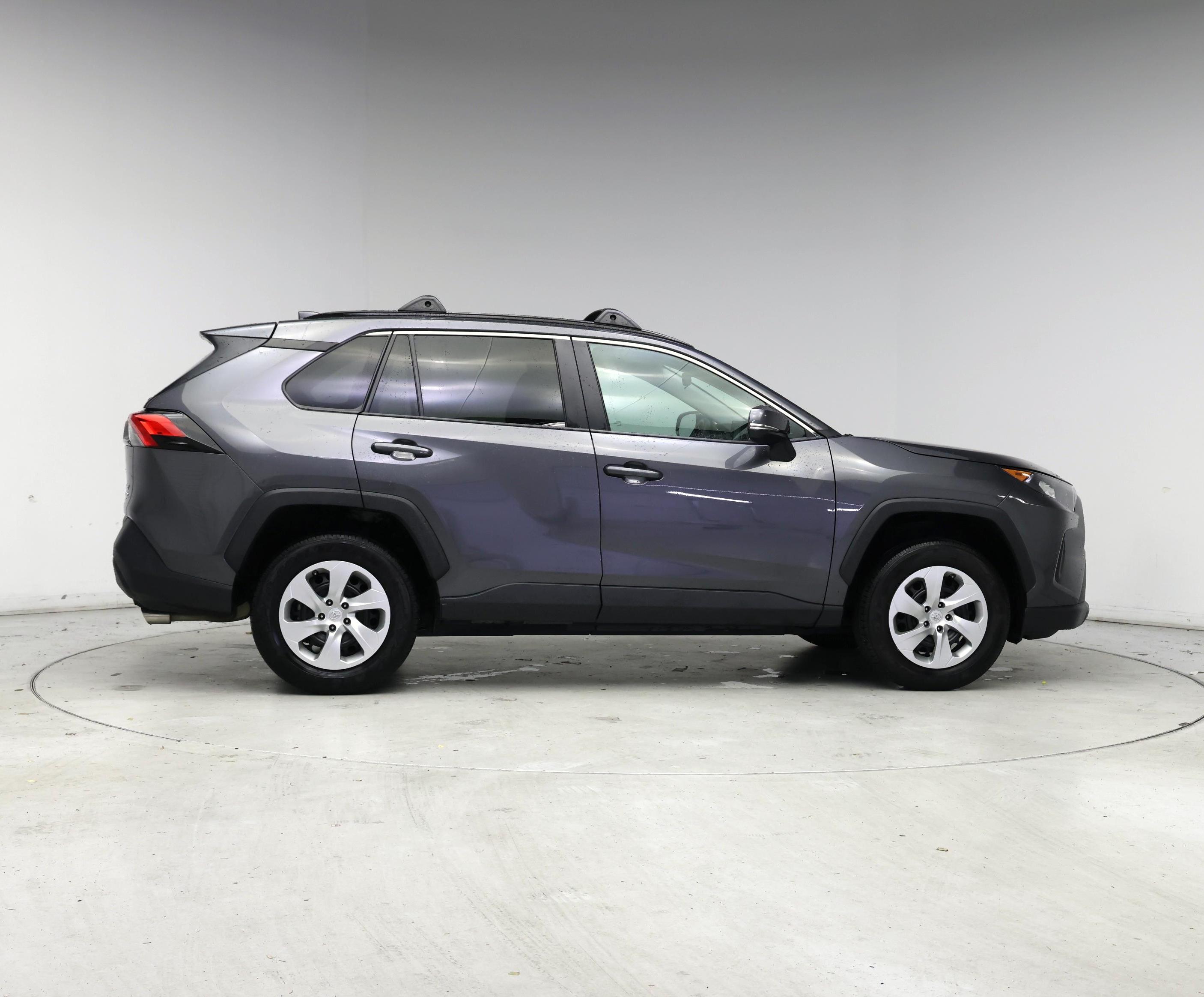 Thumbnail: 2021 Toyota RAV4 - 7