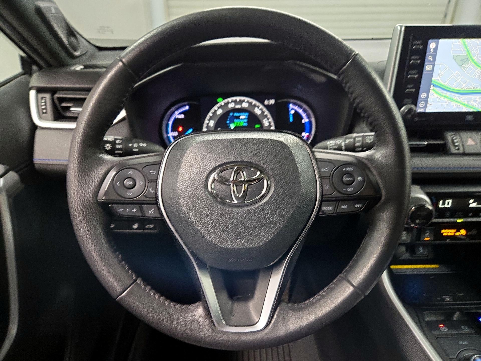 Thumbnail: 2021 Toyota RAV4 - 10