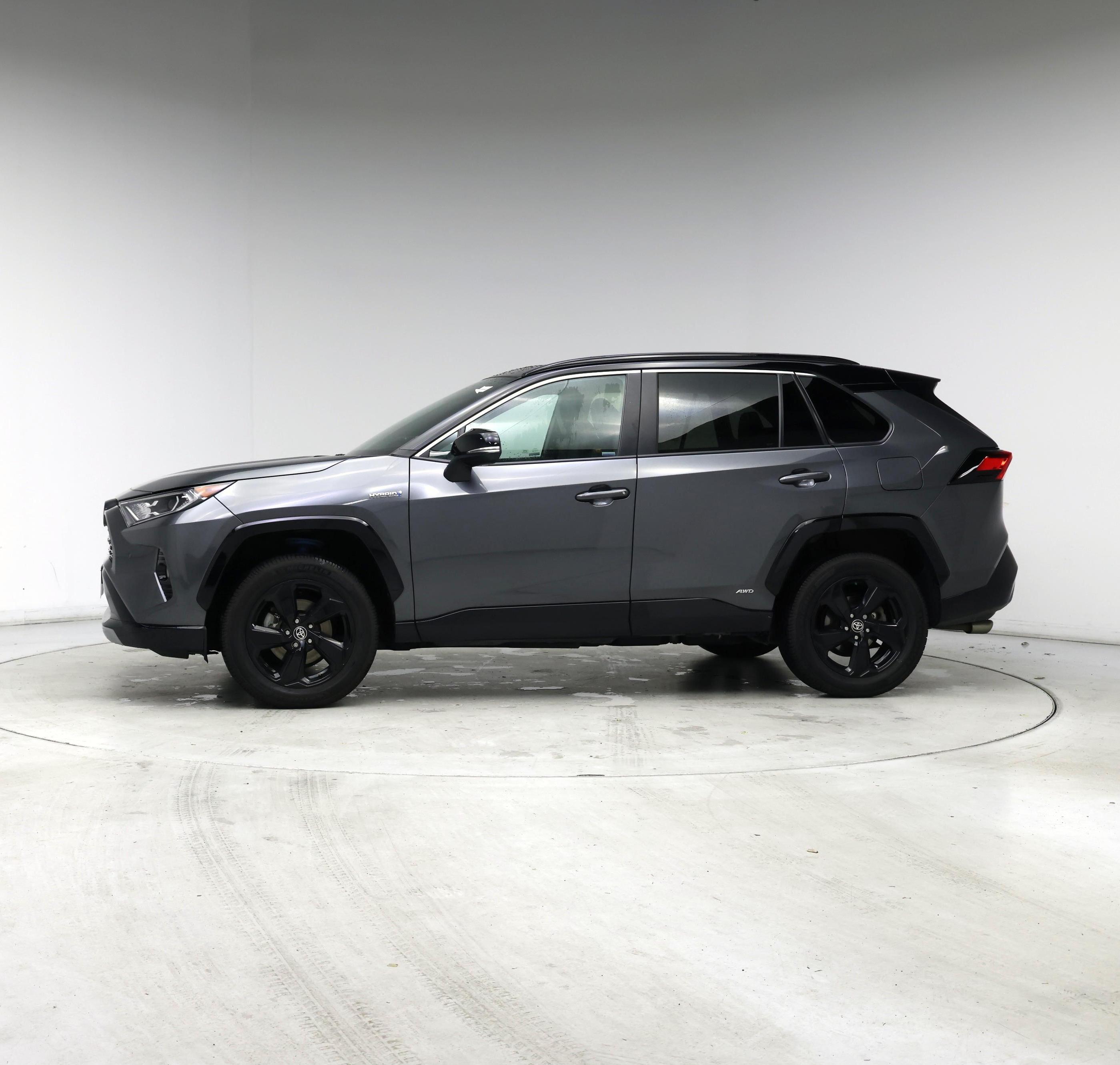 Thumbnail: 2021 Toyota RAV4 - 3