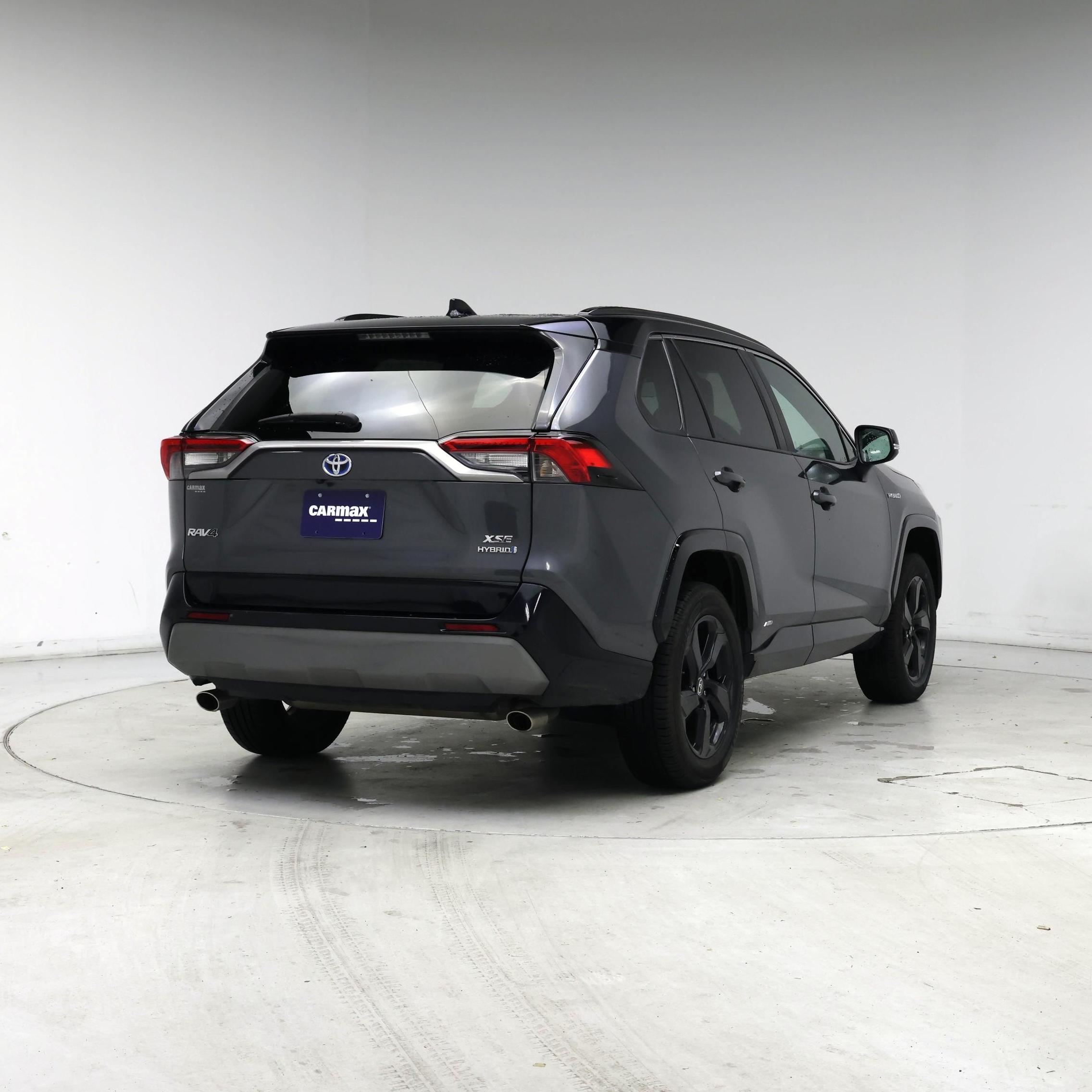 Thumbnail: 2021 Toyota RAV4 - 8