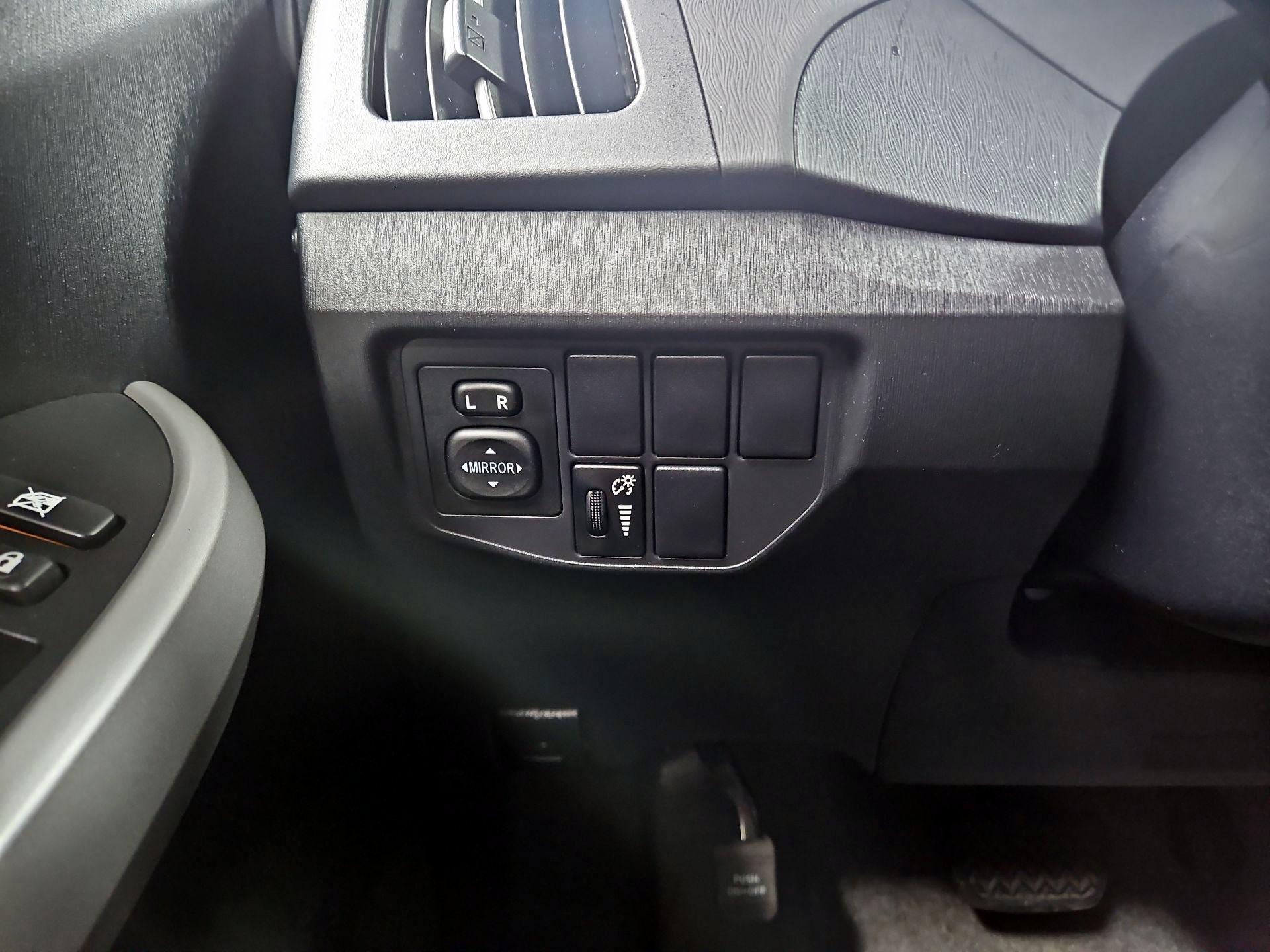 Thumbnail: 2015 Toyota Prius - 13