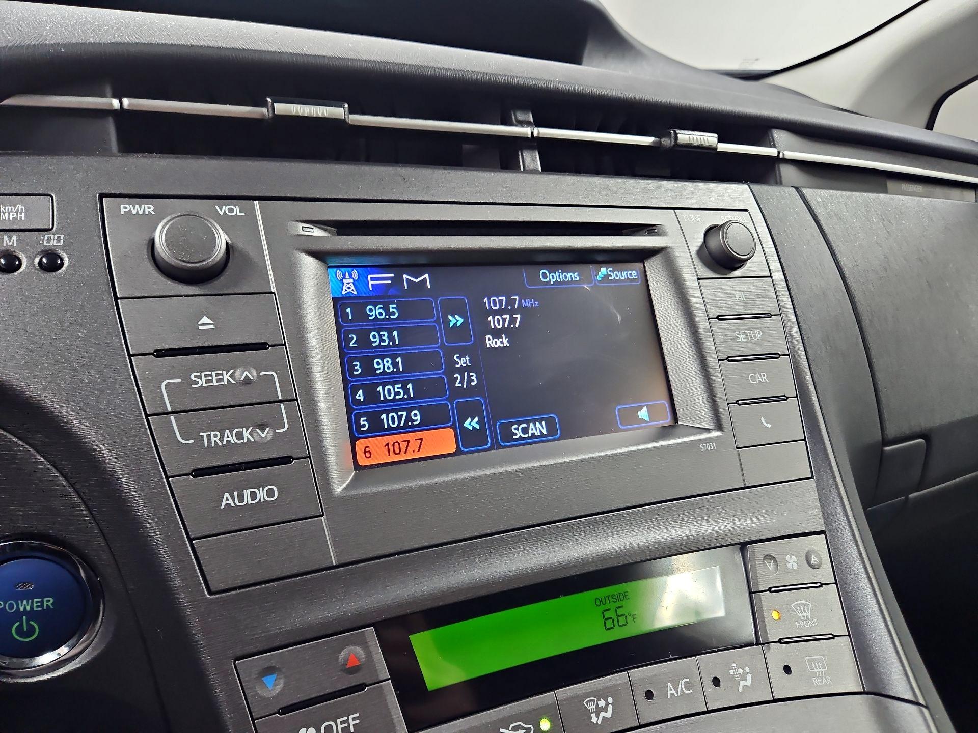 Thumbnail: 2015 Toyota Prius - 15