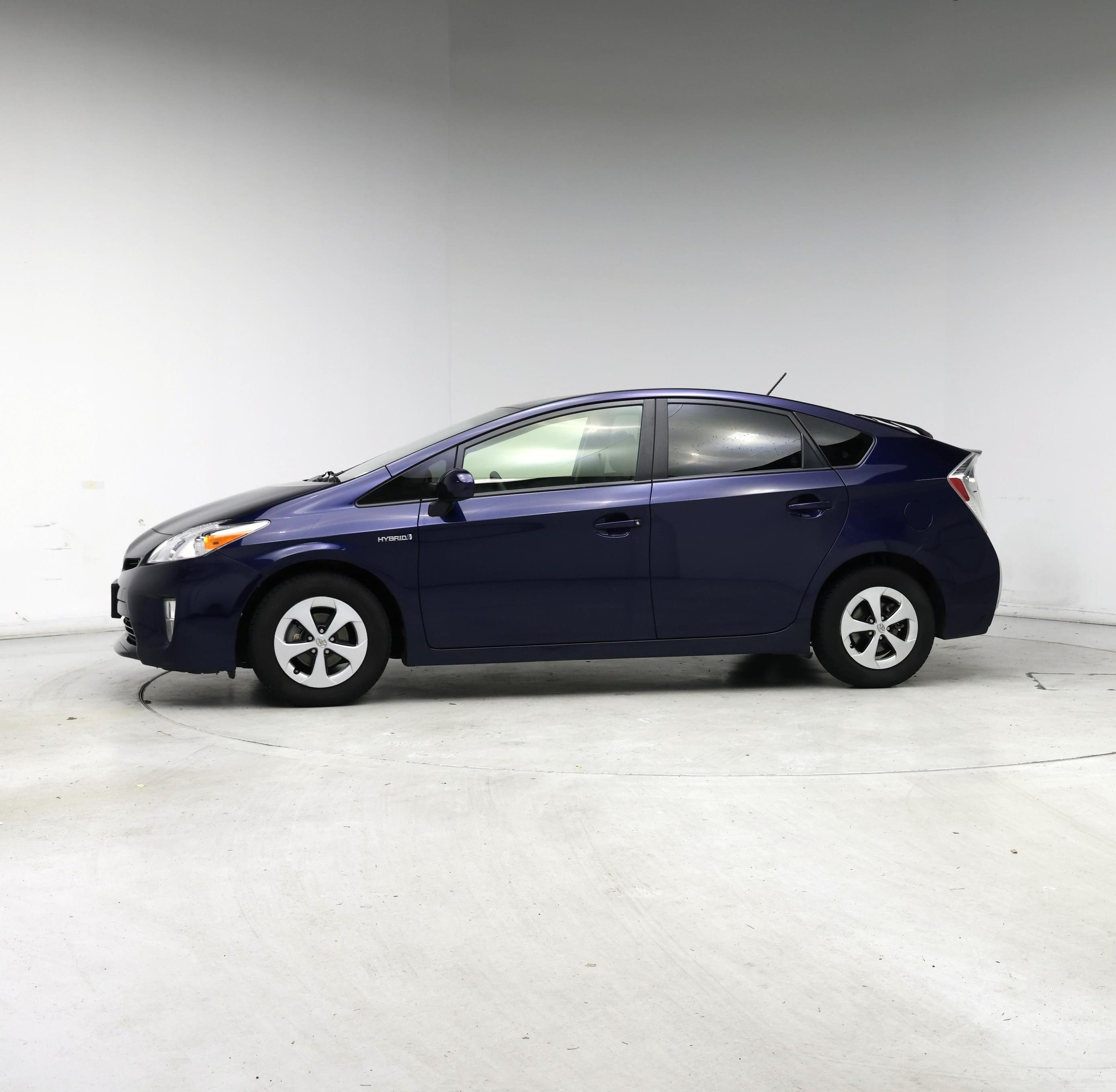 Thumbnail: 2015 Toyota Prius - 3
