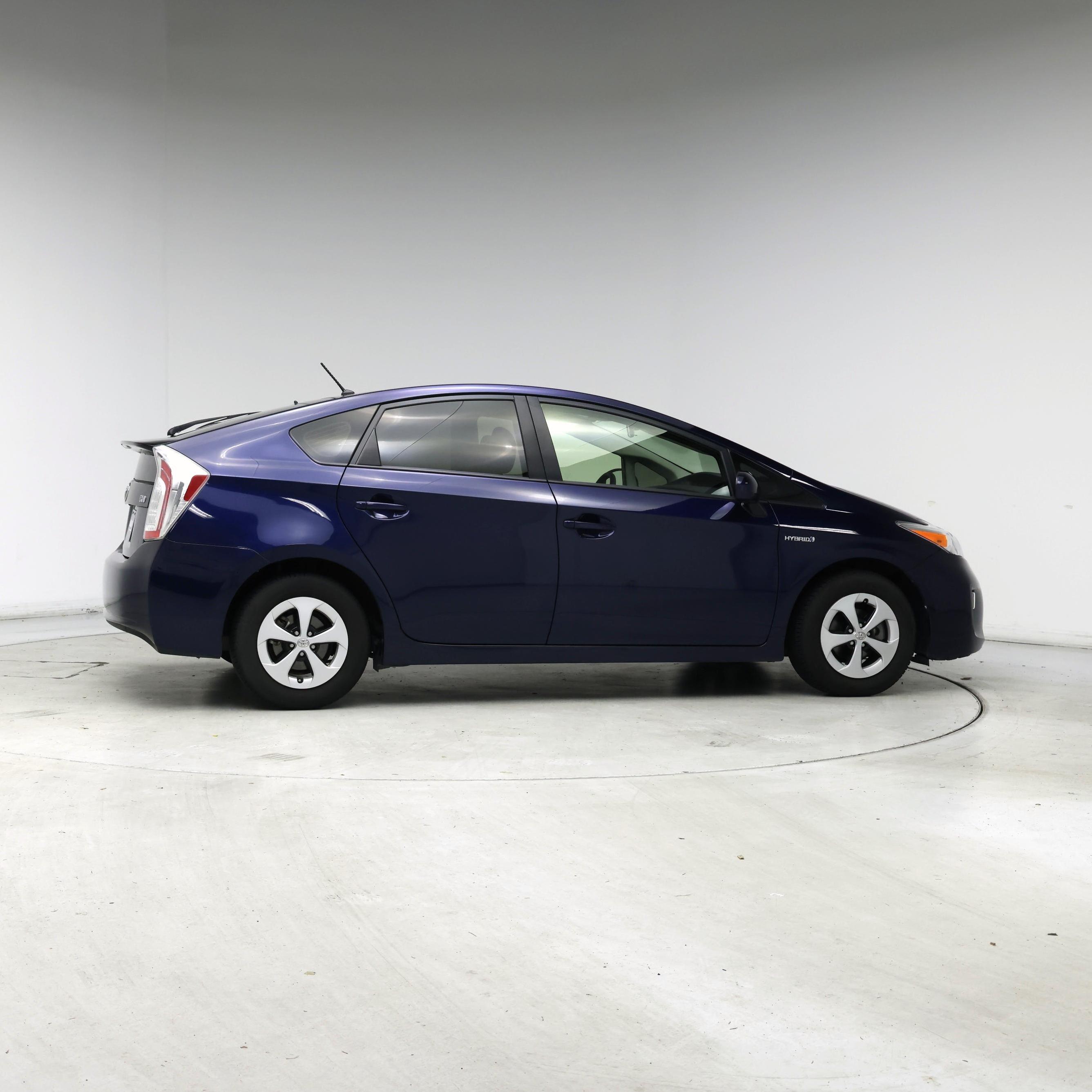 Thumbnail: 2015 Toyota Prius - 7