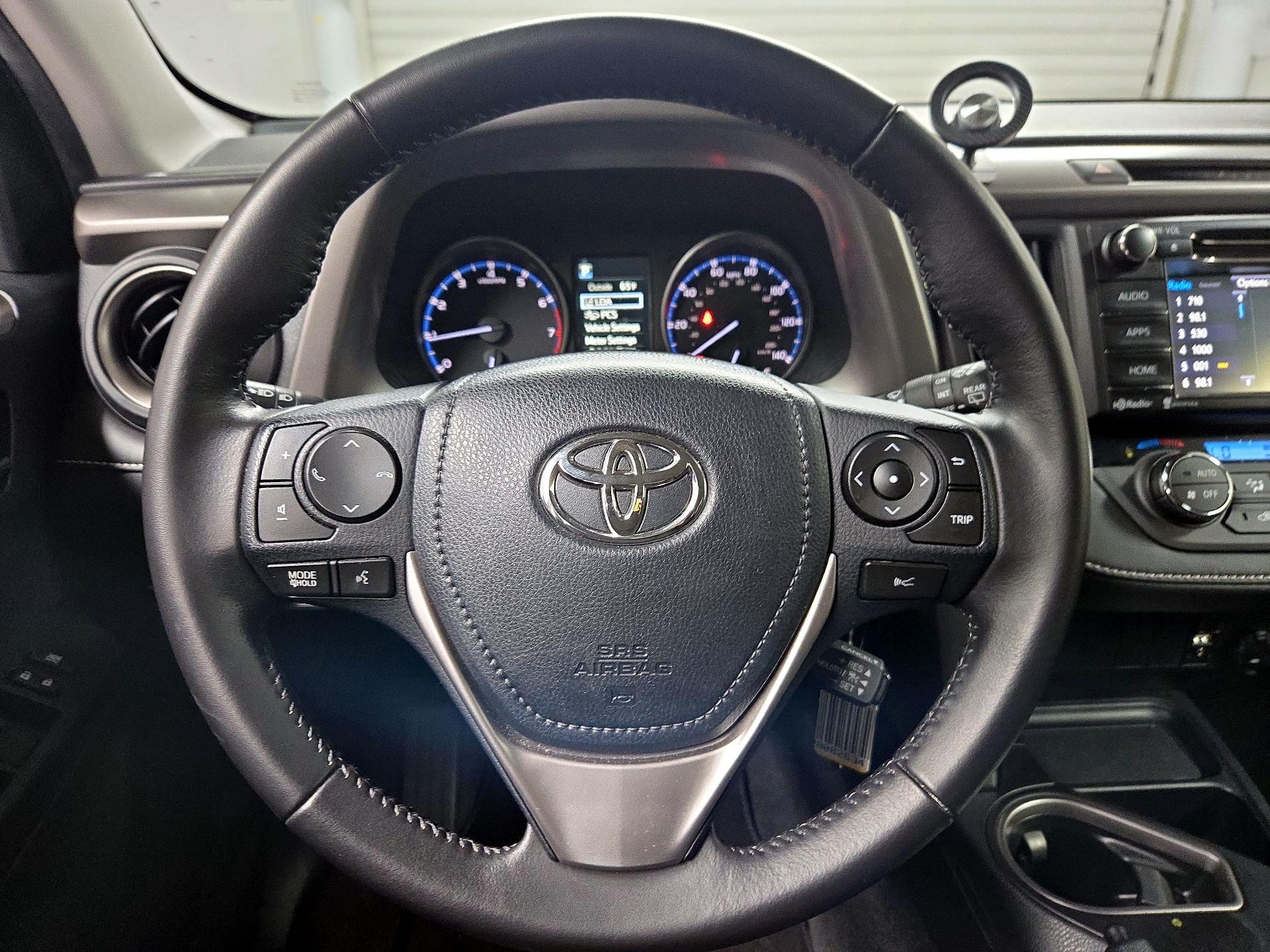 Thumbnail: 2017 Toyota RAV4 - 10