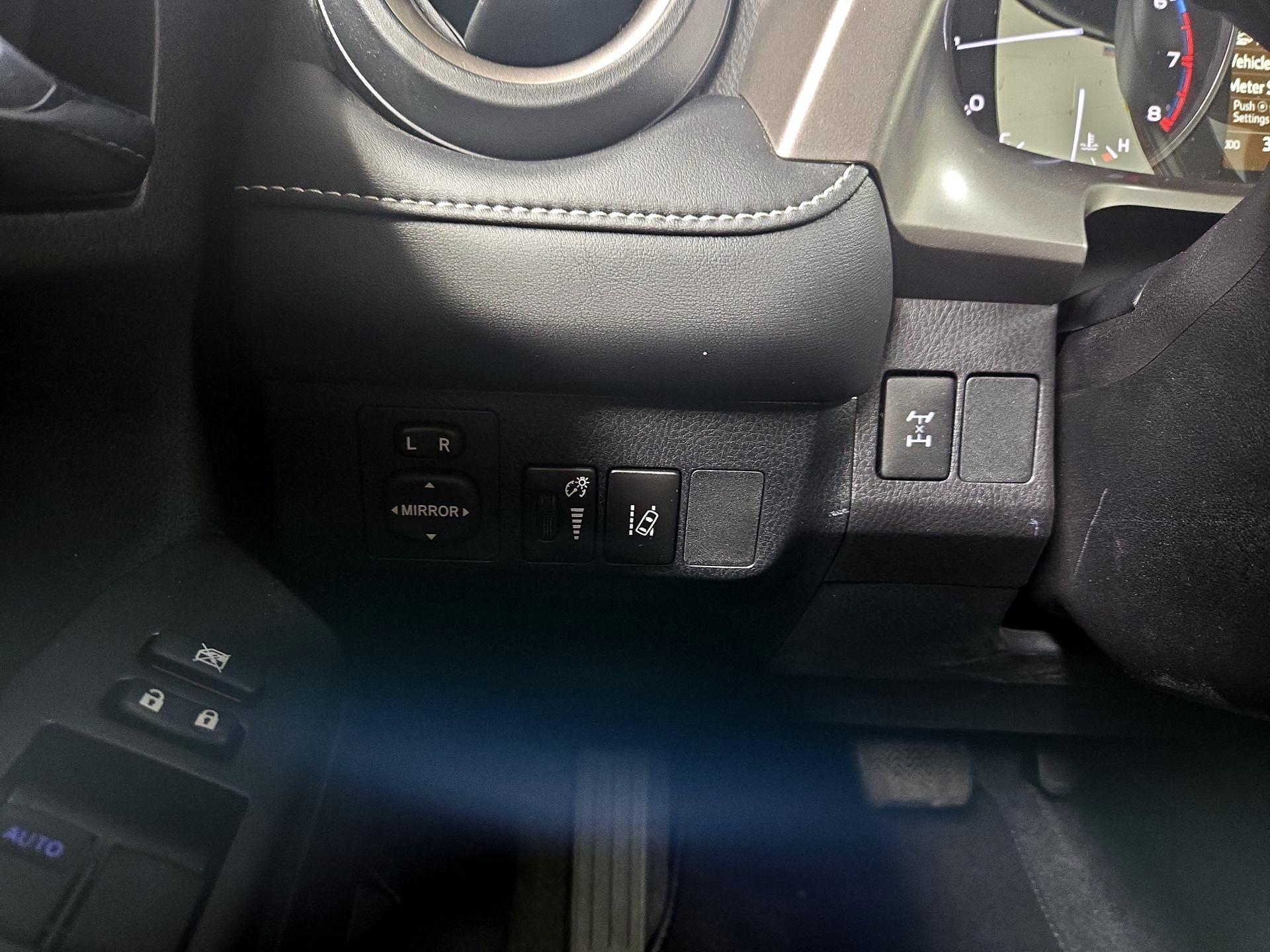 Thumbnail: 2017 Toyota RAV4 - 13