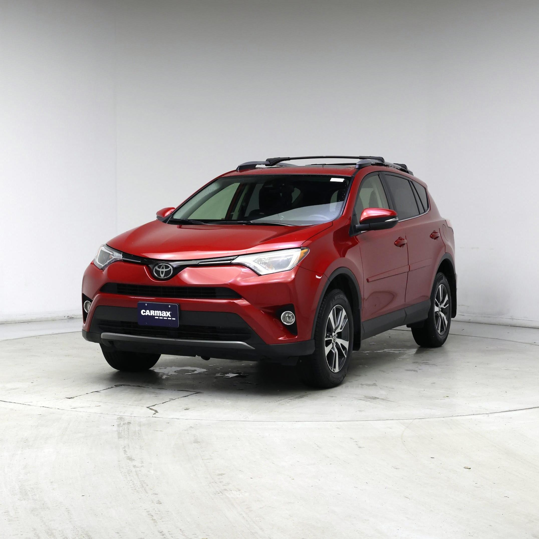 Thumbnail: 2017 Toyota RAV4 - 4