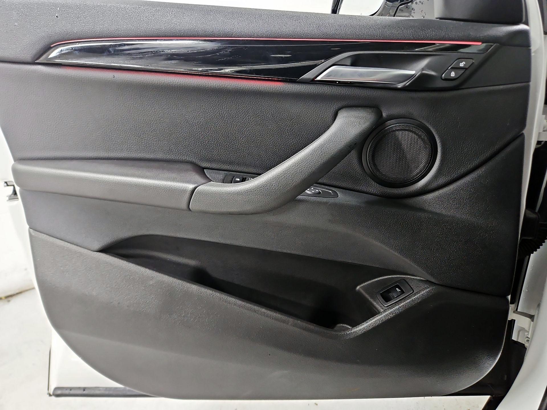 Thumbnail: 2022 BMW X2 - 12