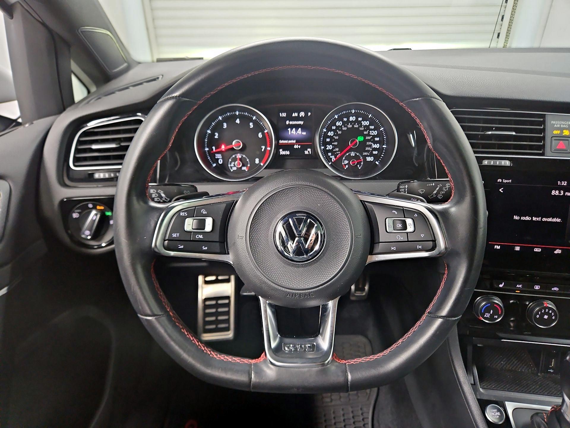 Thumbnail: 2018 Volkswagen Golf - 10