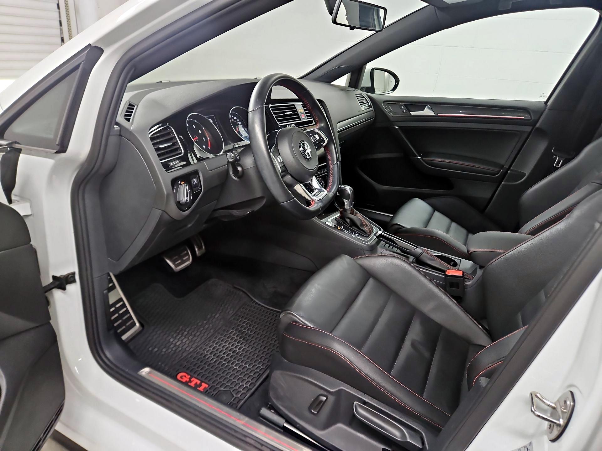 Thumbnail: 2018 Volkswagen Golf - 11