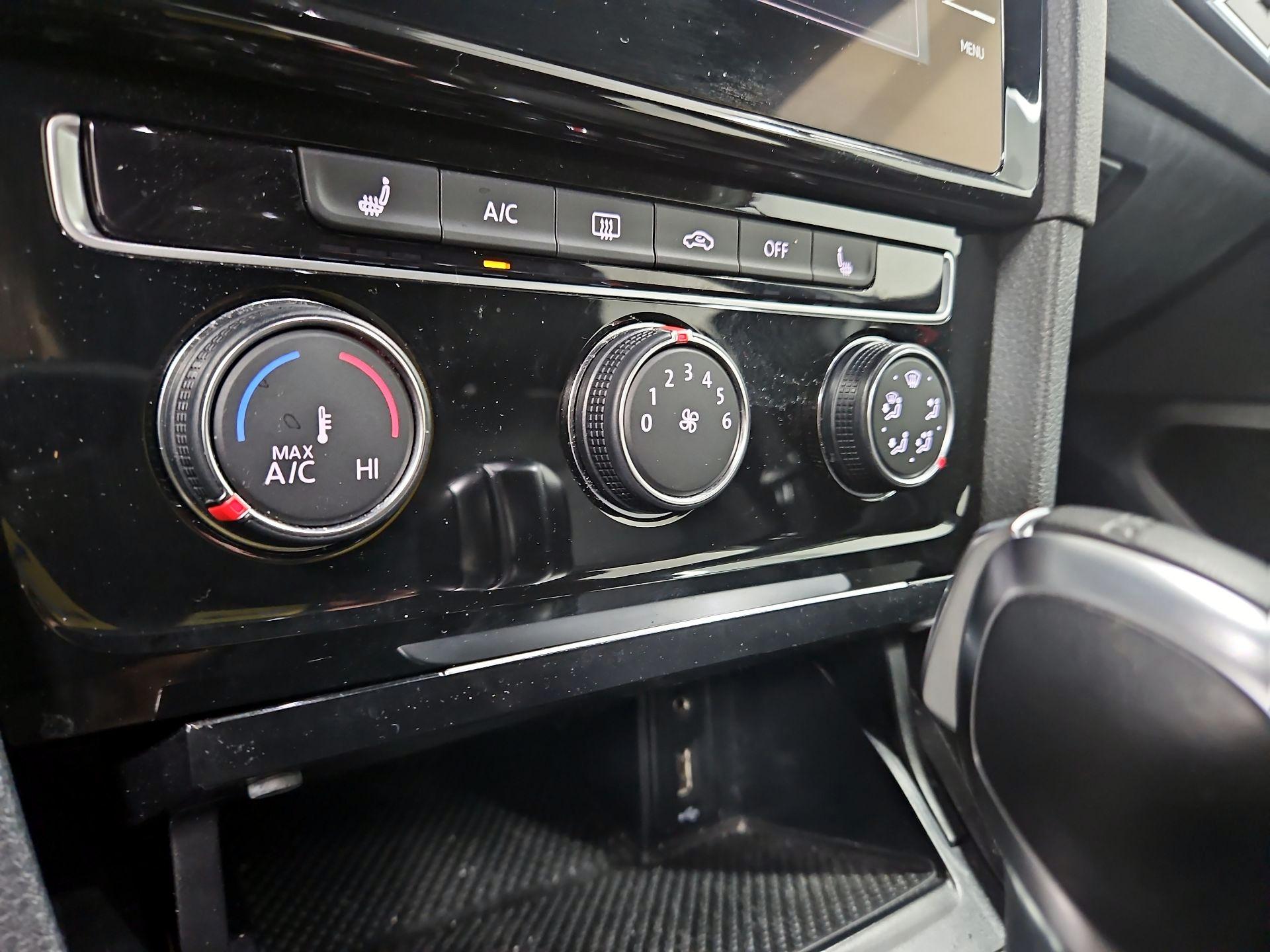 Thumbnail: 2018 Volkswagen Golf - 16