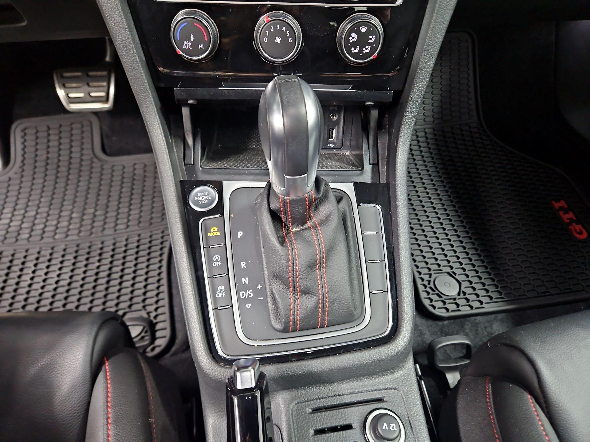 Thumbnail: 2018 Volkswagen Golf - 17