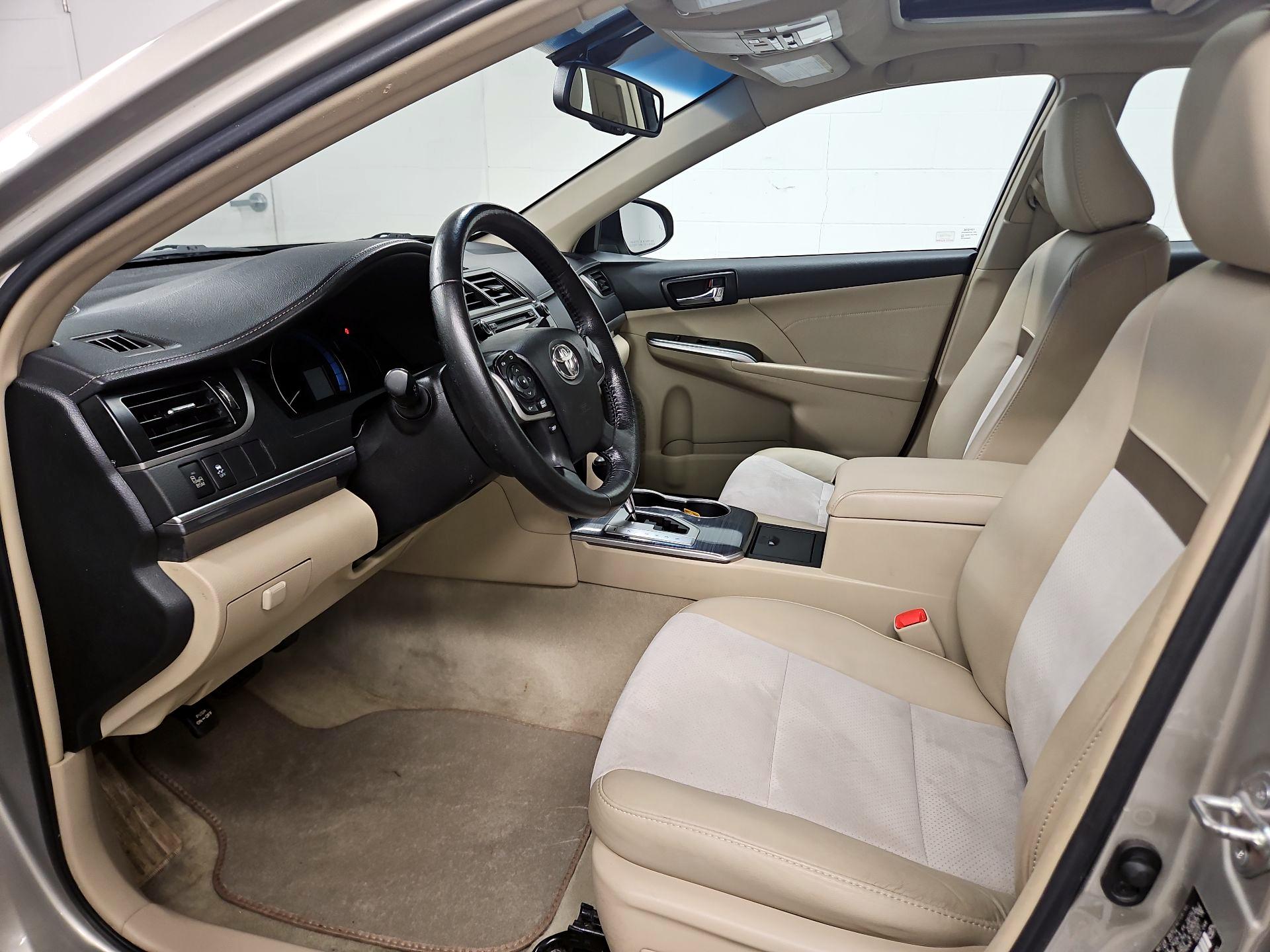 Thumbnail: 2014 Toyota Camry - 11