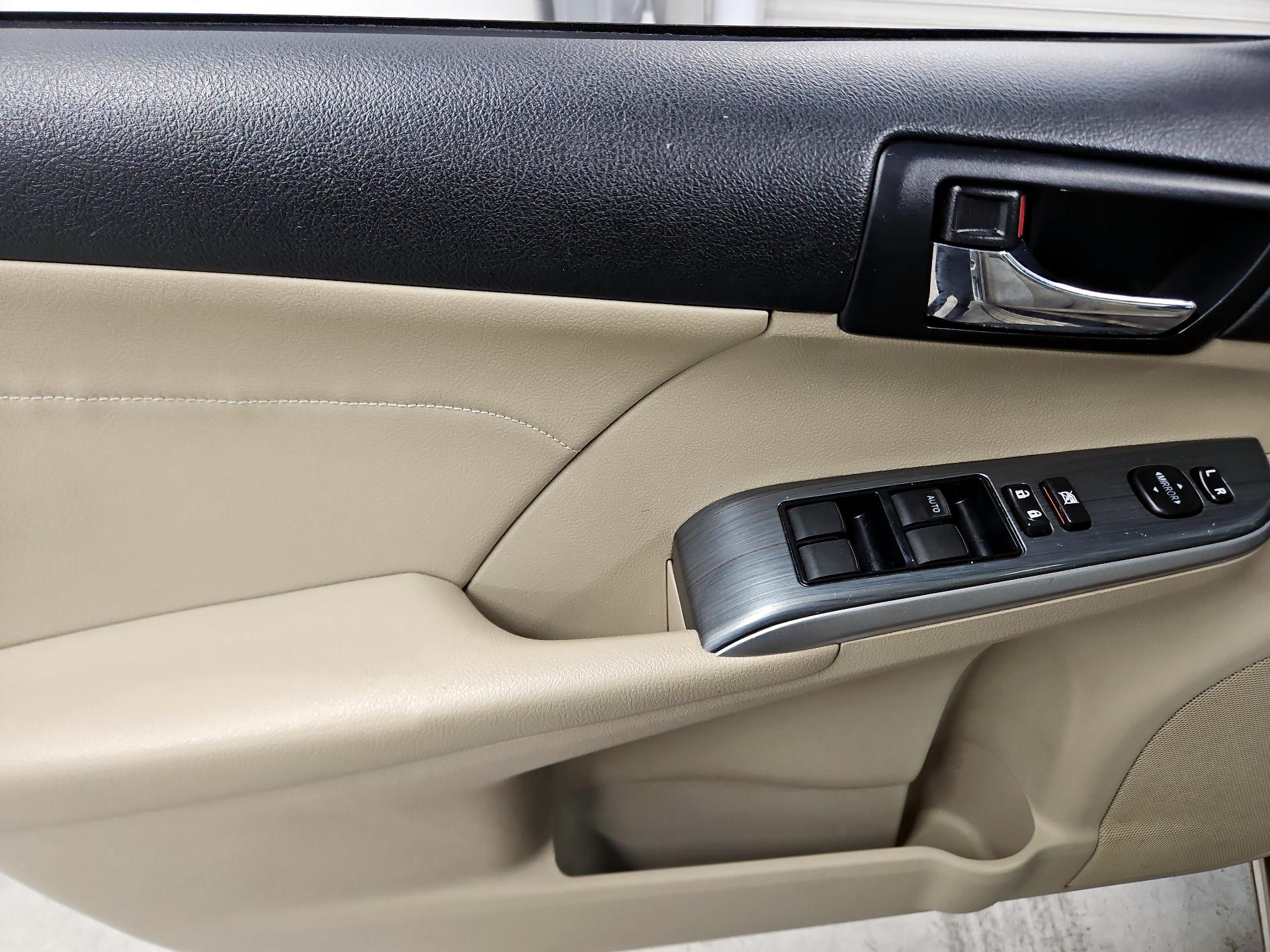 Thumbnail: 2014 Toyota Camry - 12