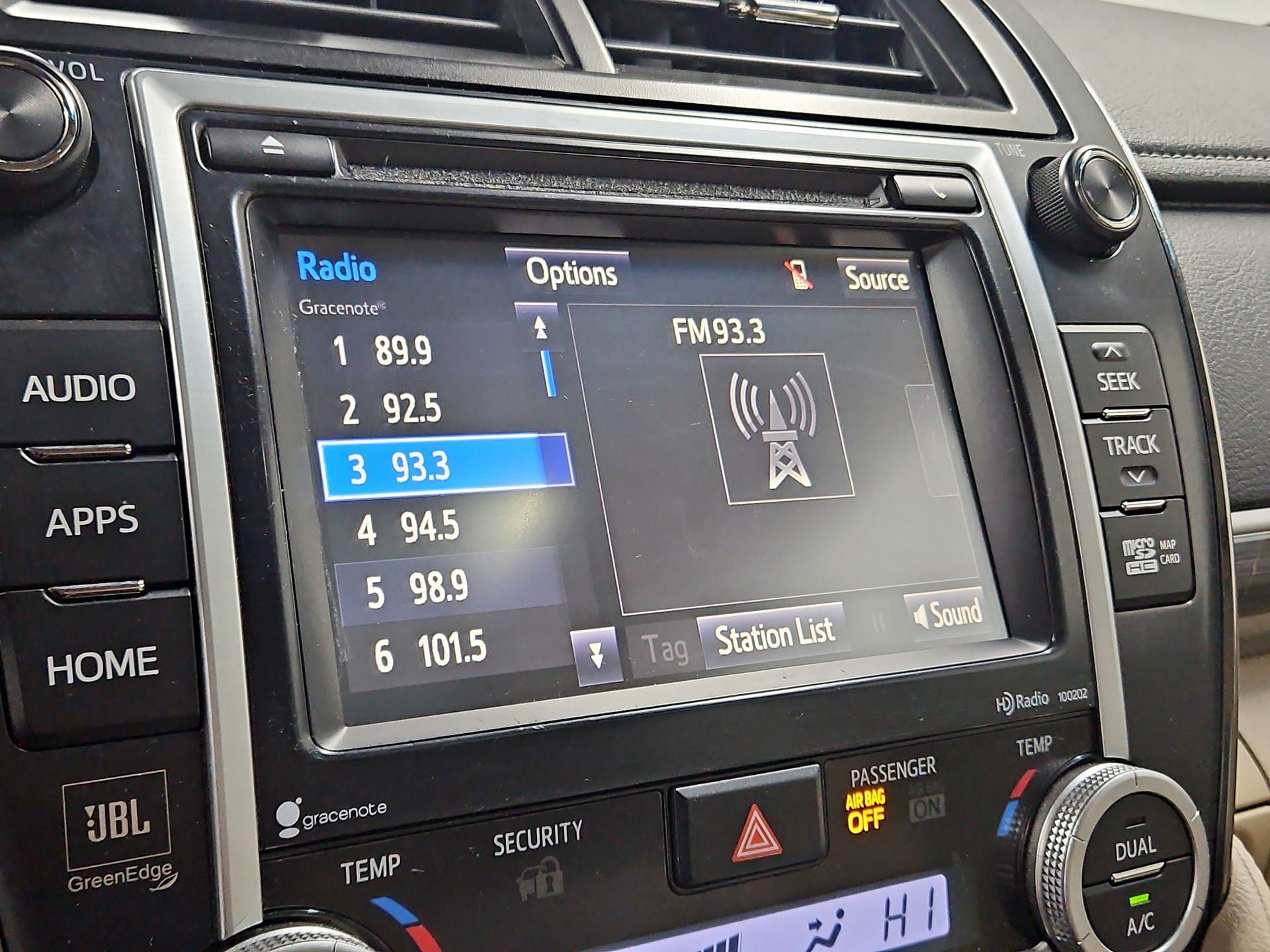 Thumbnail: 2014 Toyota Camry - 16