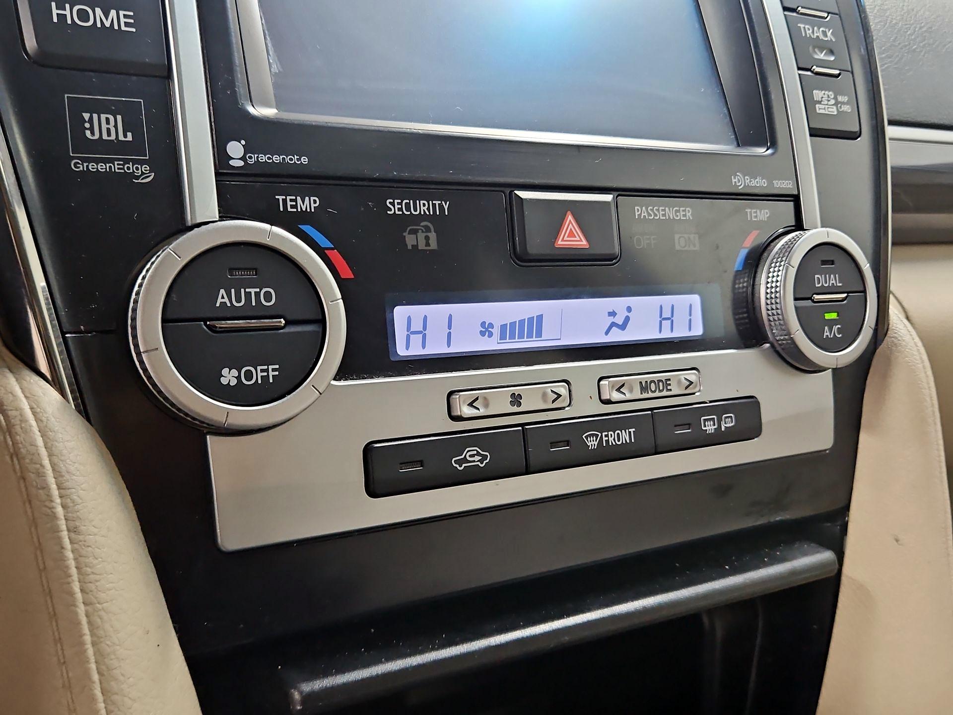 Thumbnail: 2014 Toyota Camry - 17