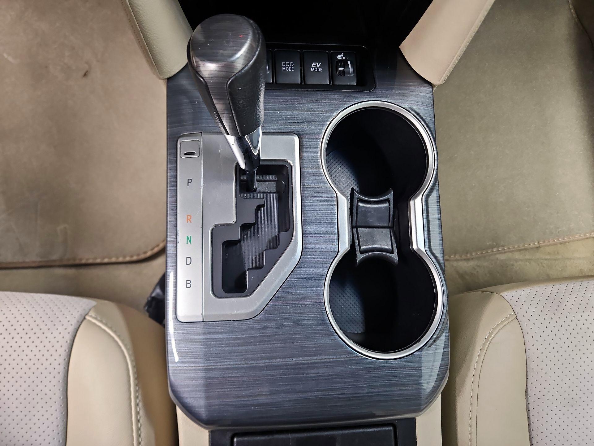 Thumbnail: 2014 Toyota Camry - 18