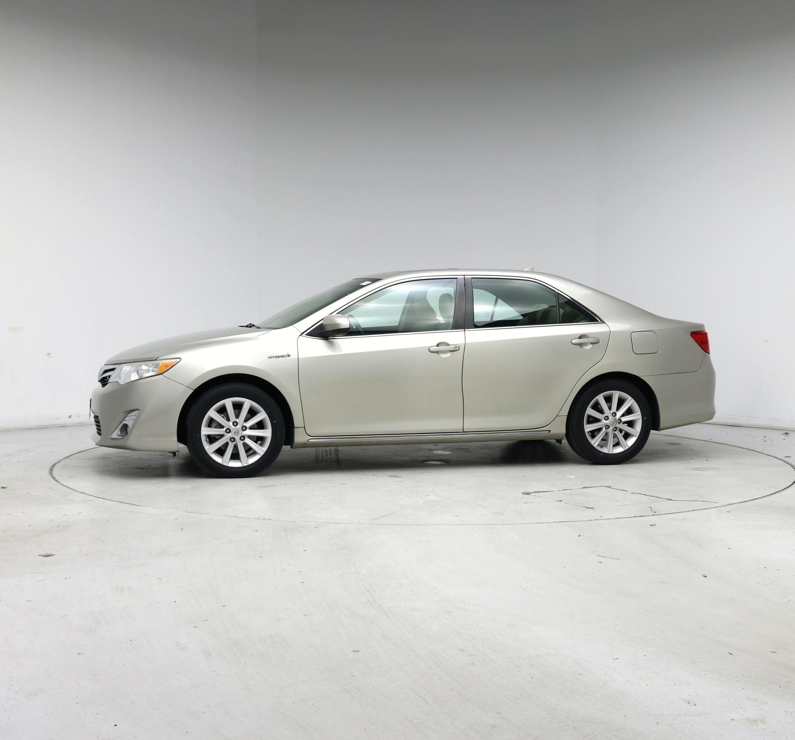 Thumbnail: 2014 Toyota Camry - 3