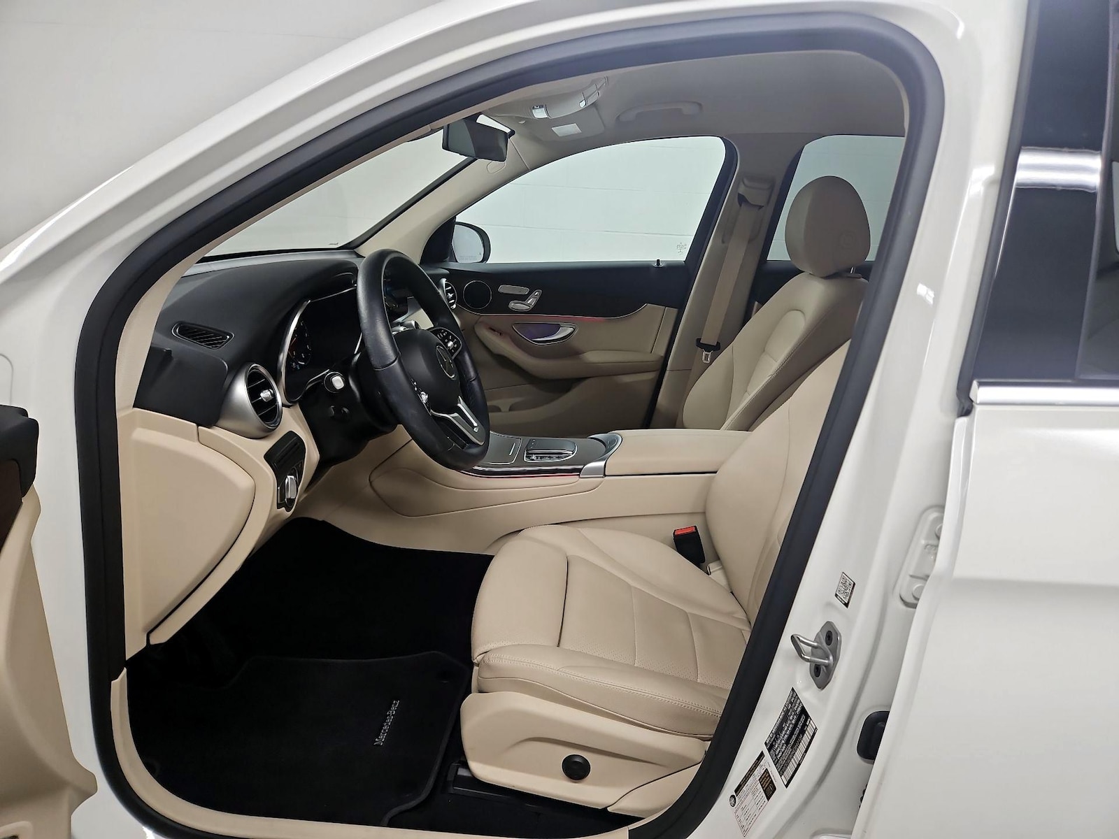 2022 Mercedes-Benz GLC GLC300 - Photo 12