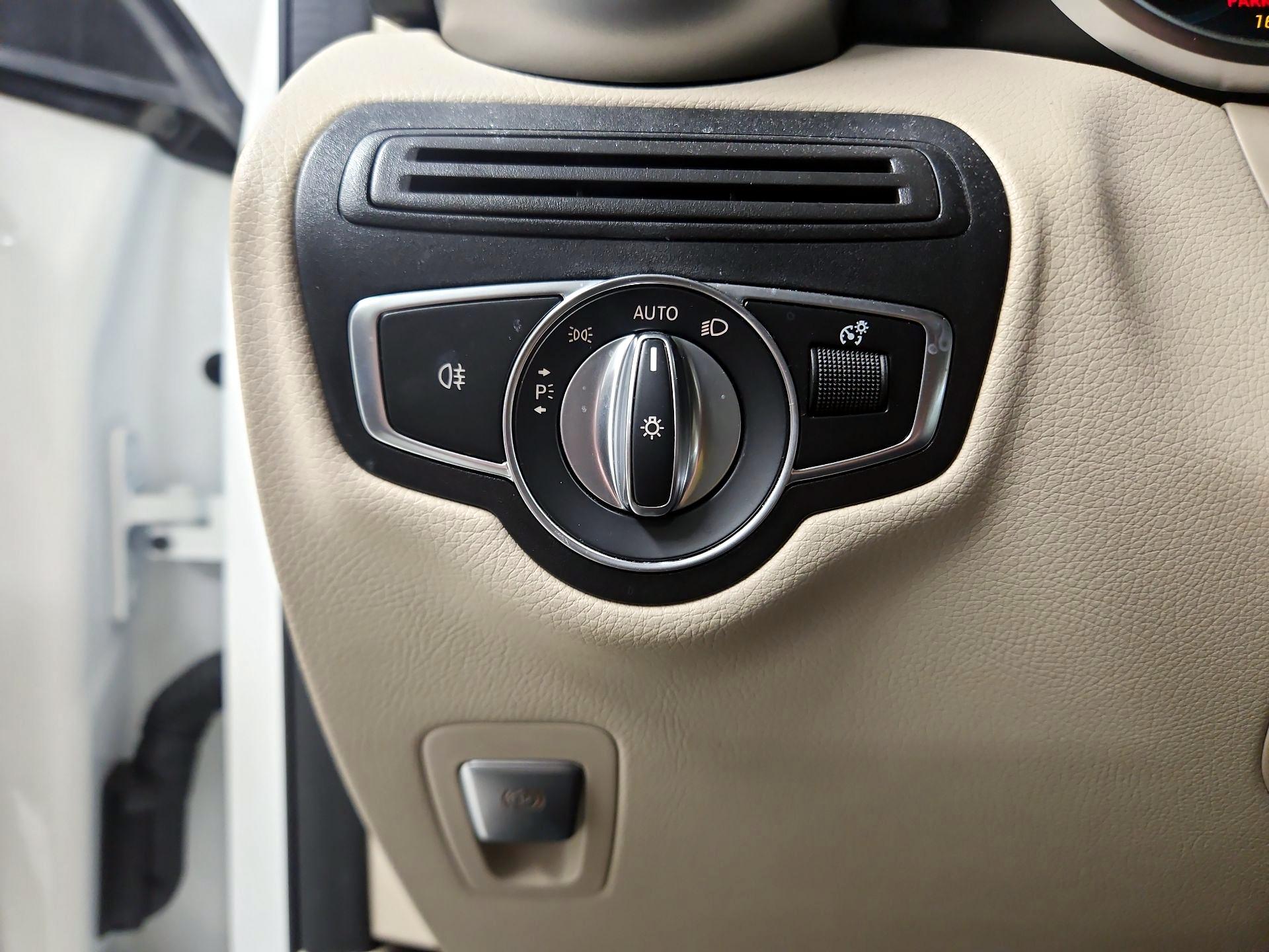 Thumbnail: 2022 Mercedes-Benz GLC - 13