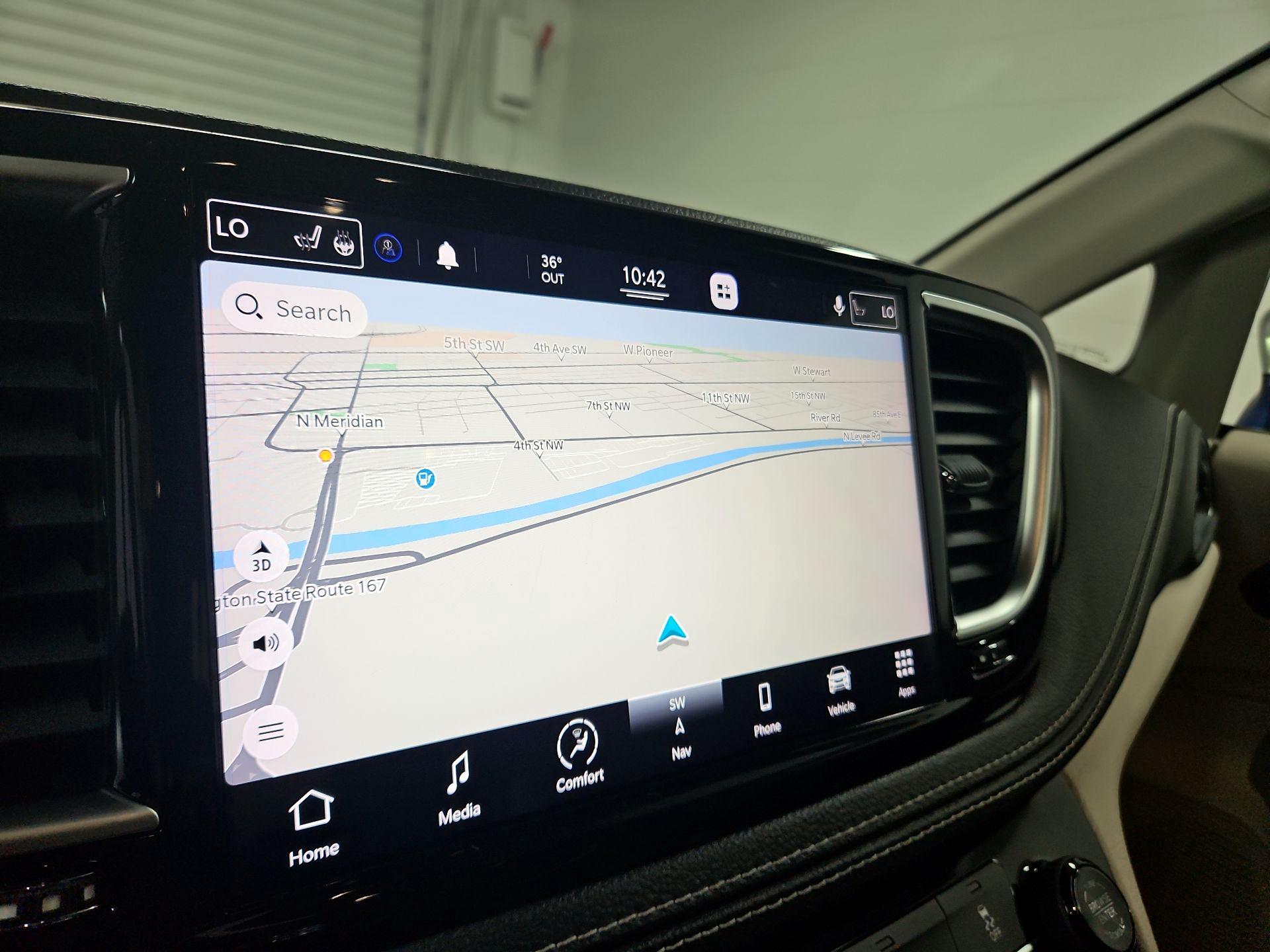 Thumbnail: 2021 Chrysler Pacifica - 14