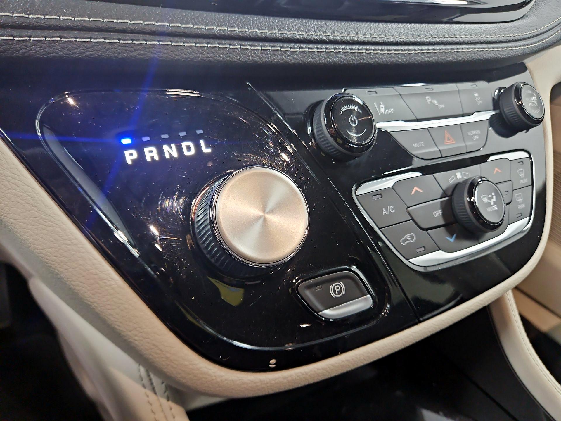 Thumbnail: 2021 Chrysler Pacifica - 18