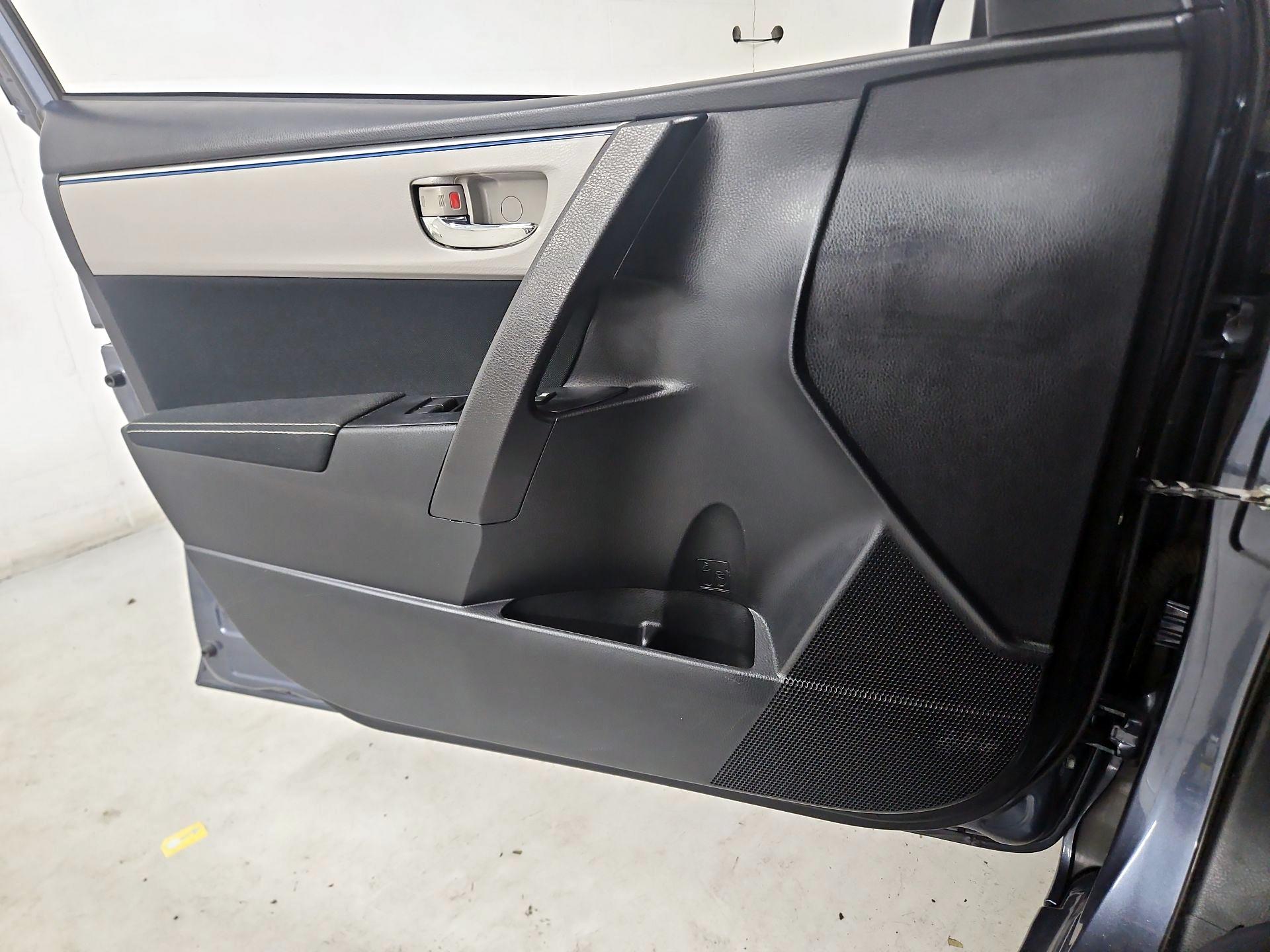 Thumbnail: 2015 Toyota Corolla - 12