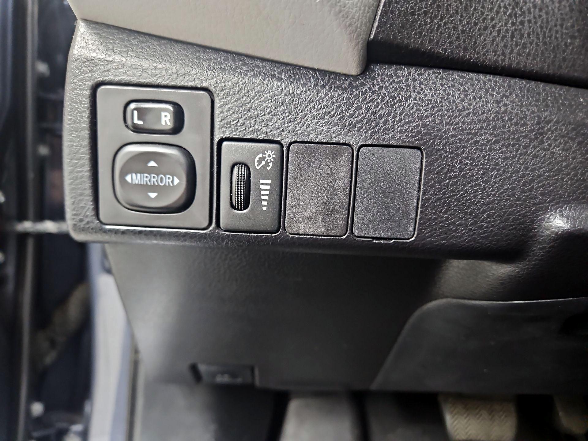 Thumbnail: 2015 Toyota Corolla - 13