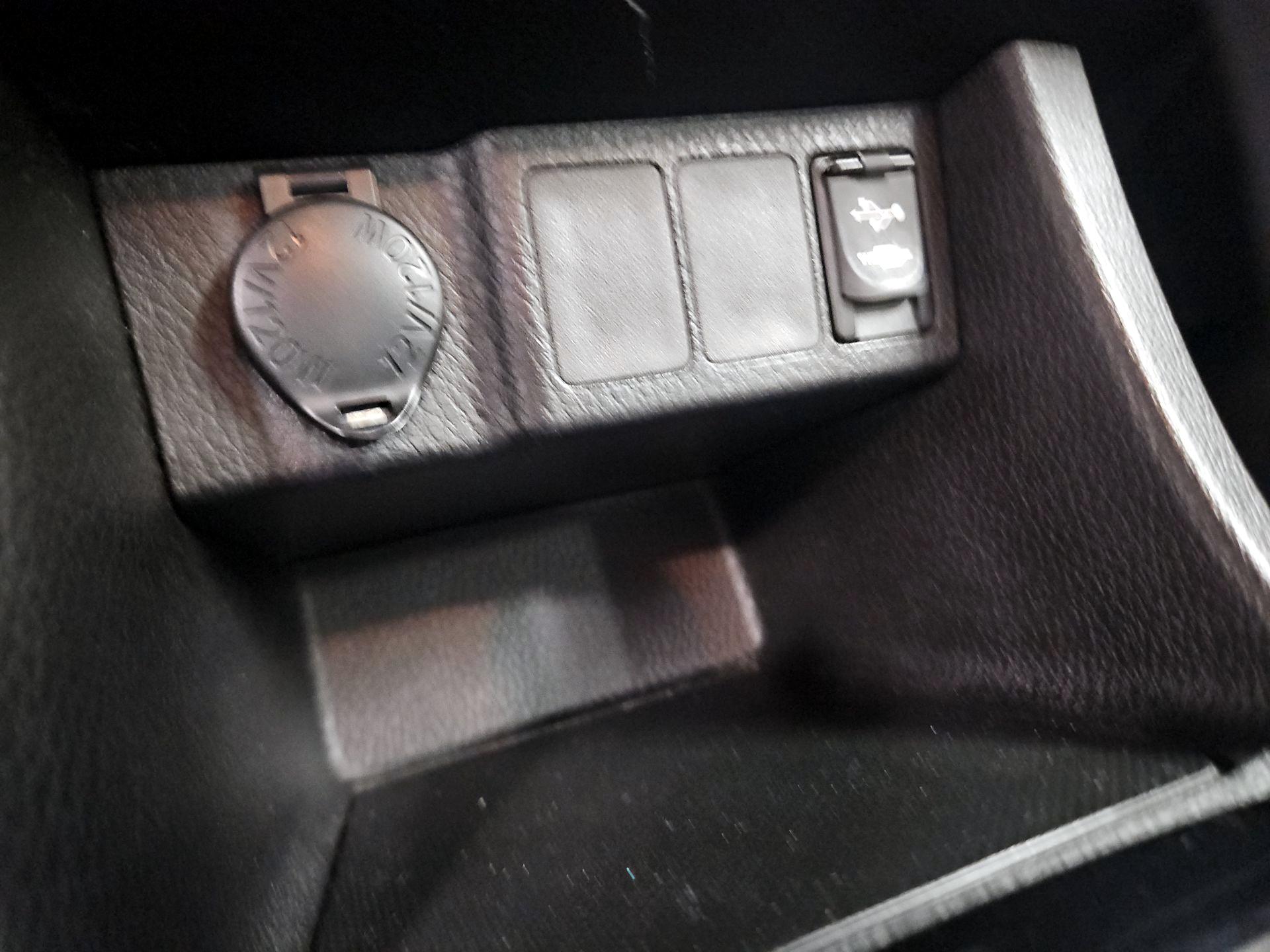 Thumbnail: 2015 Toyota Corolla - 18