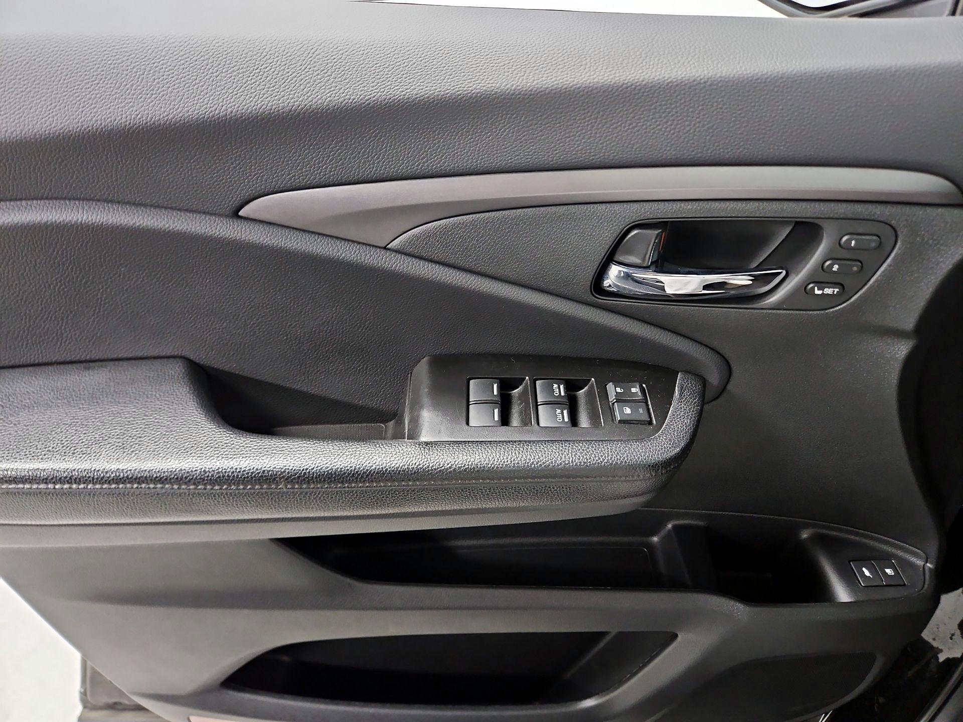 Thumbnail: 2020 Honda Pilot - 12