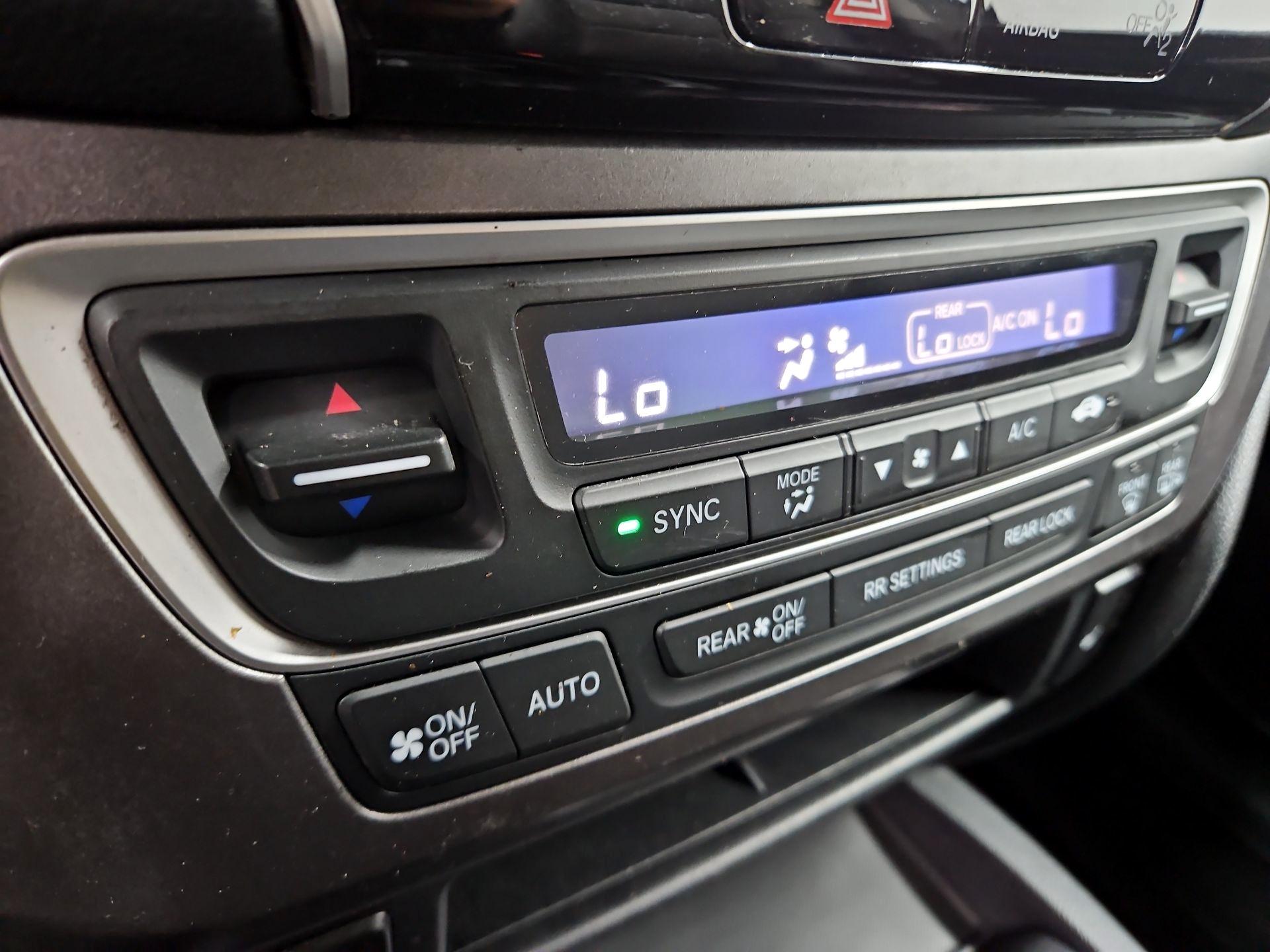 Thumbnail: 2020 Honda Pilot - 16