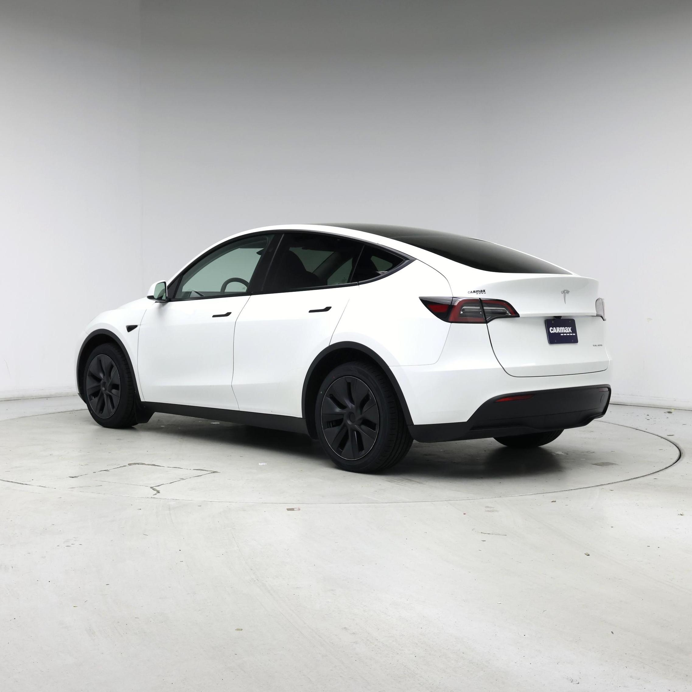 Thumbnail: 2025 Tesla Model Y - 2