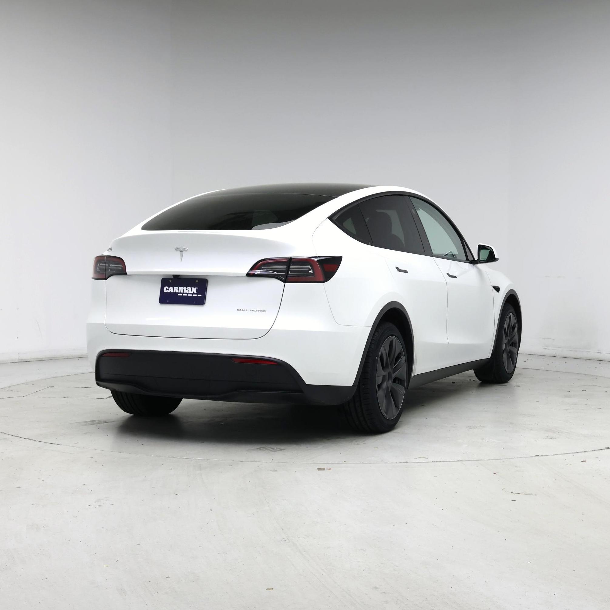 Thumbnail: 2025 Tesla Model Y - 8