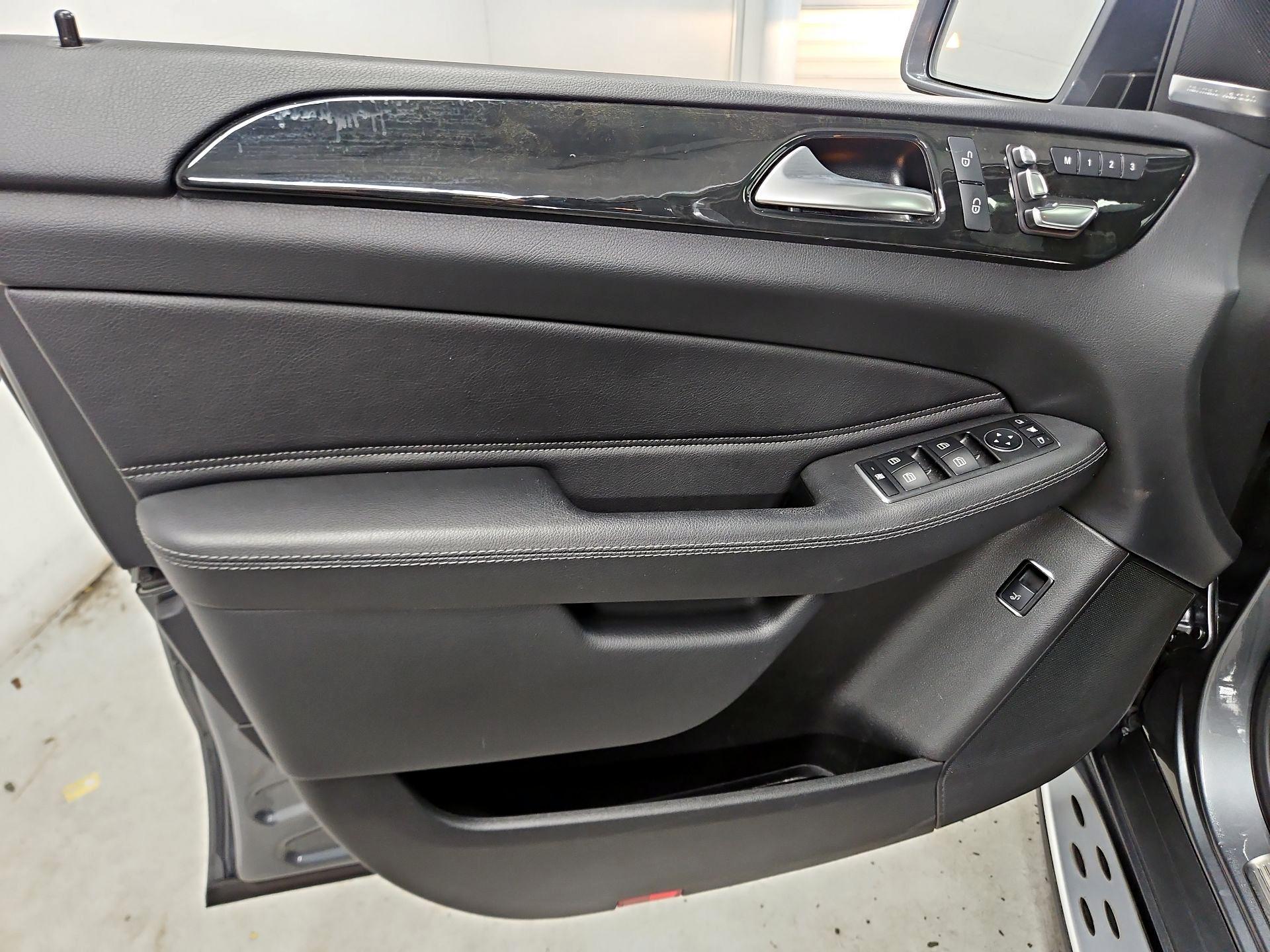 Thumbnail: 2017 Mercedes-Benz GLE - 12