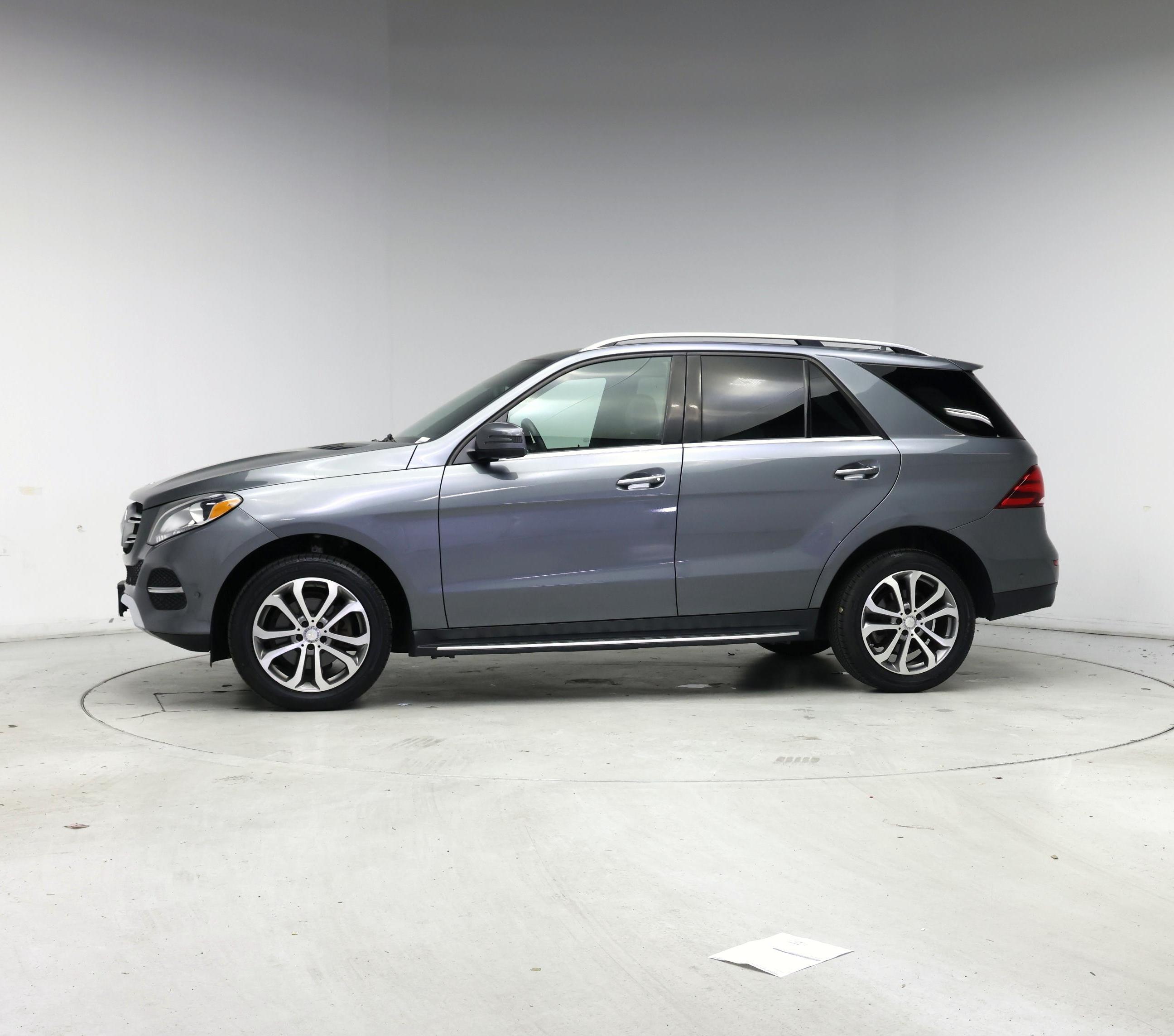 Thumbnail: 2017 Mercedes-Benz GLE - 3