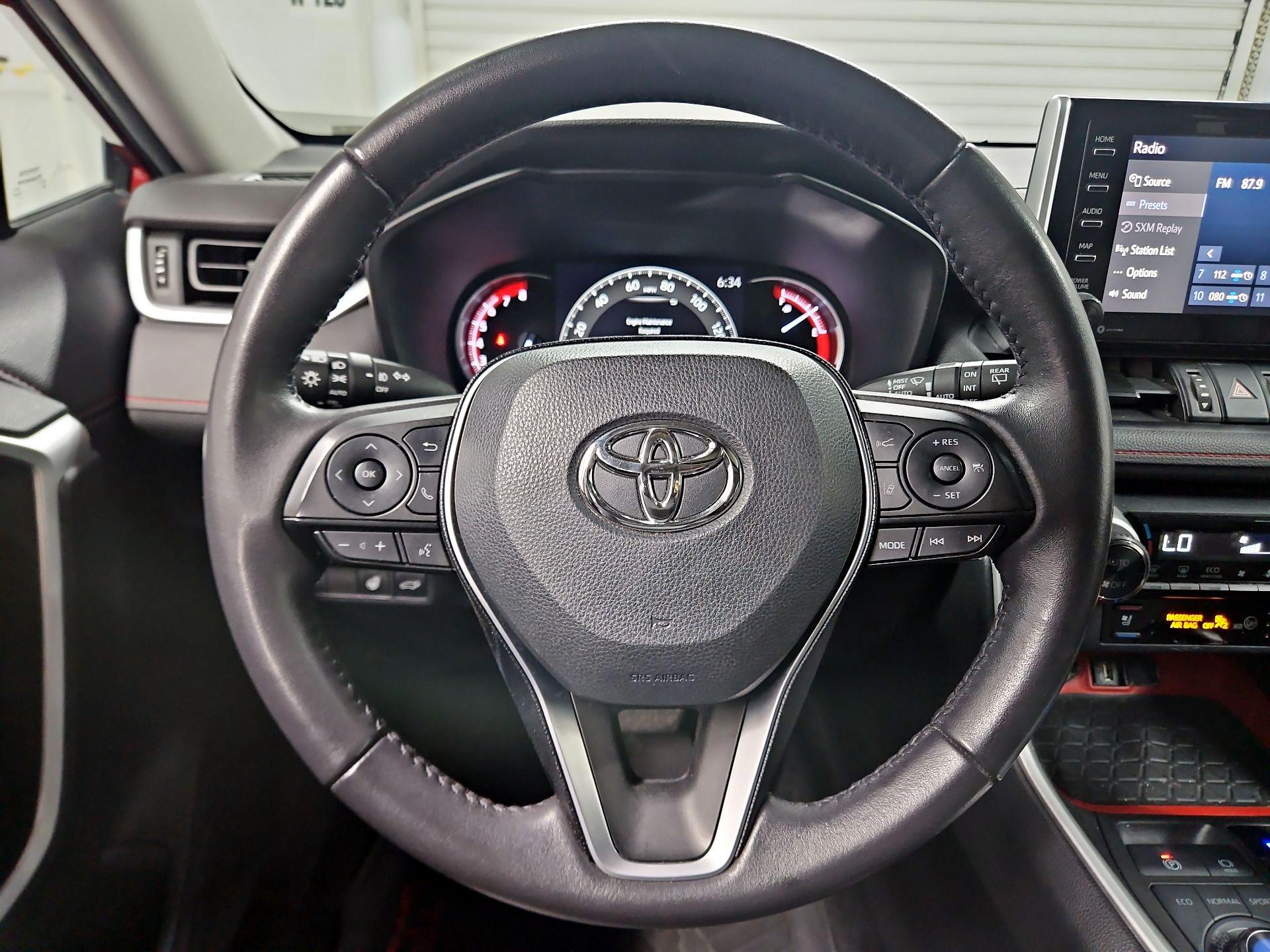 Thumbnail: 2020 Toyota RAV4 - 10