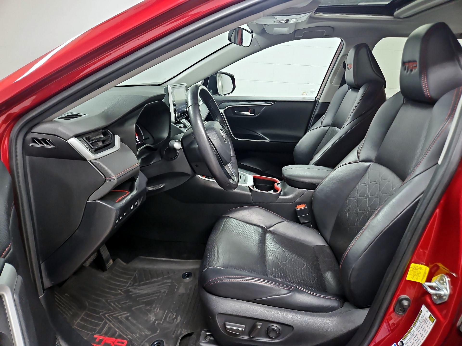 Thumbnail: 2020 Toyota RAV4 - 11