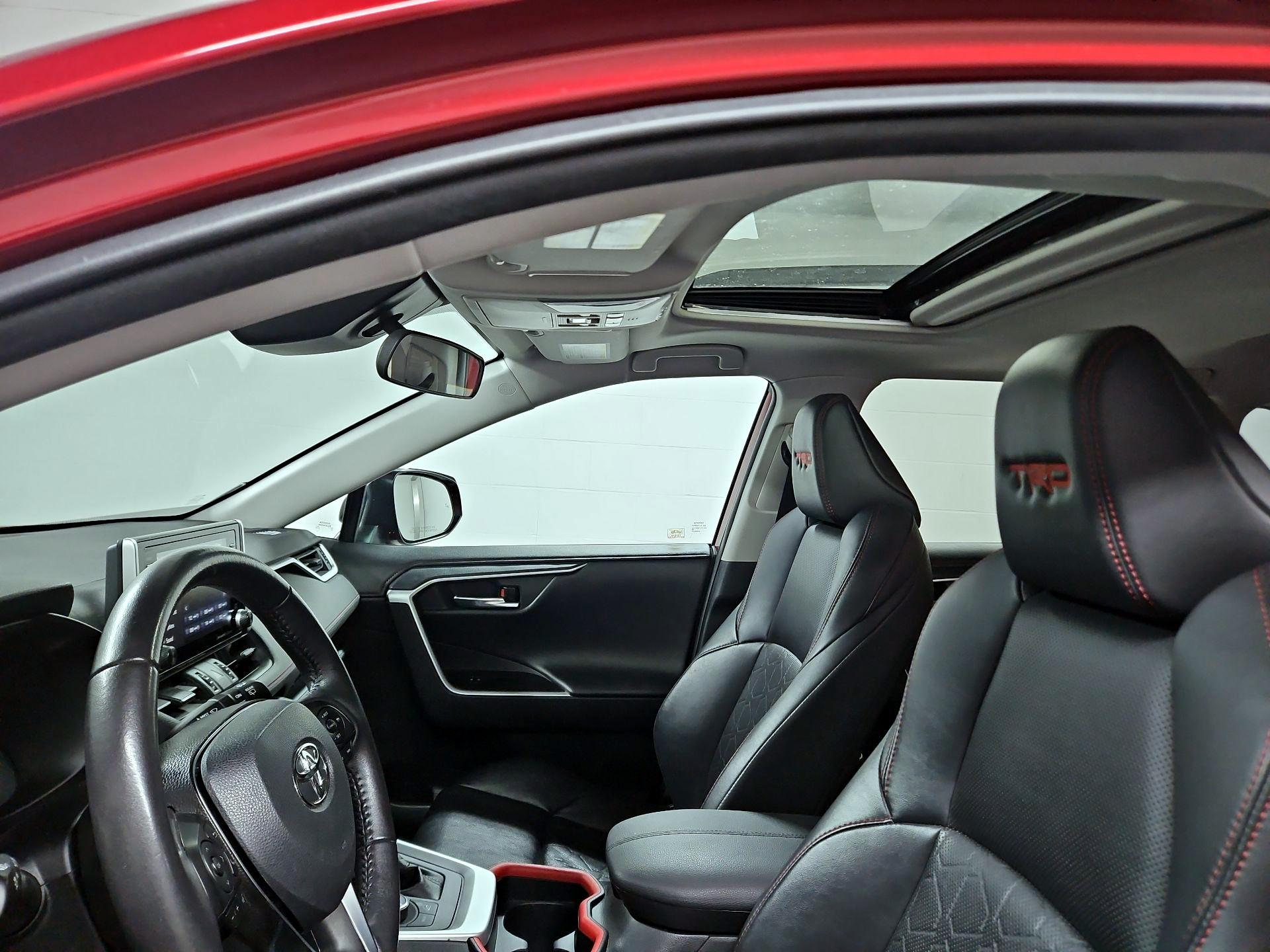 Thumbnail: 2020 Toyota RAV4 - 19