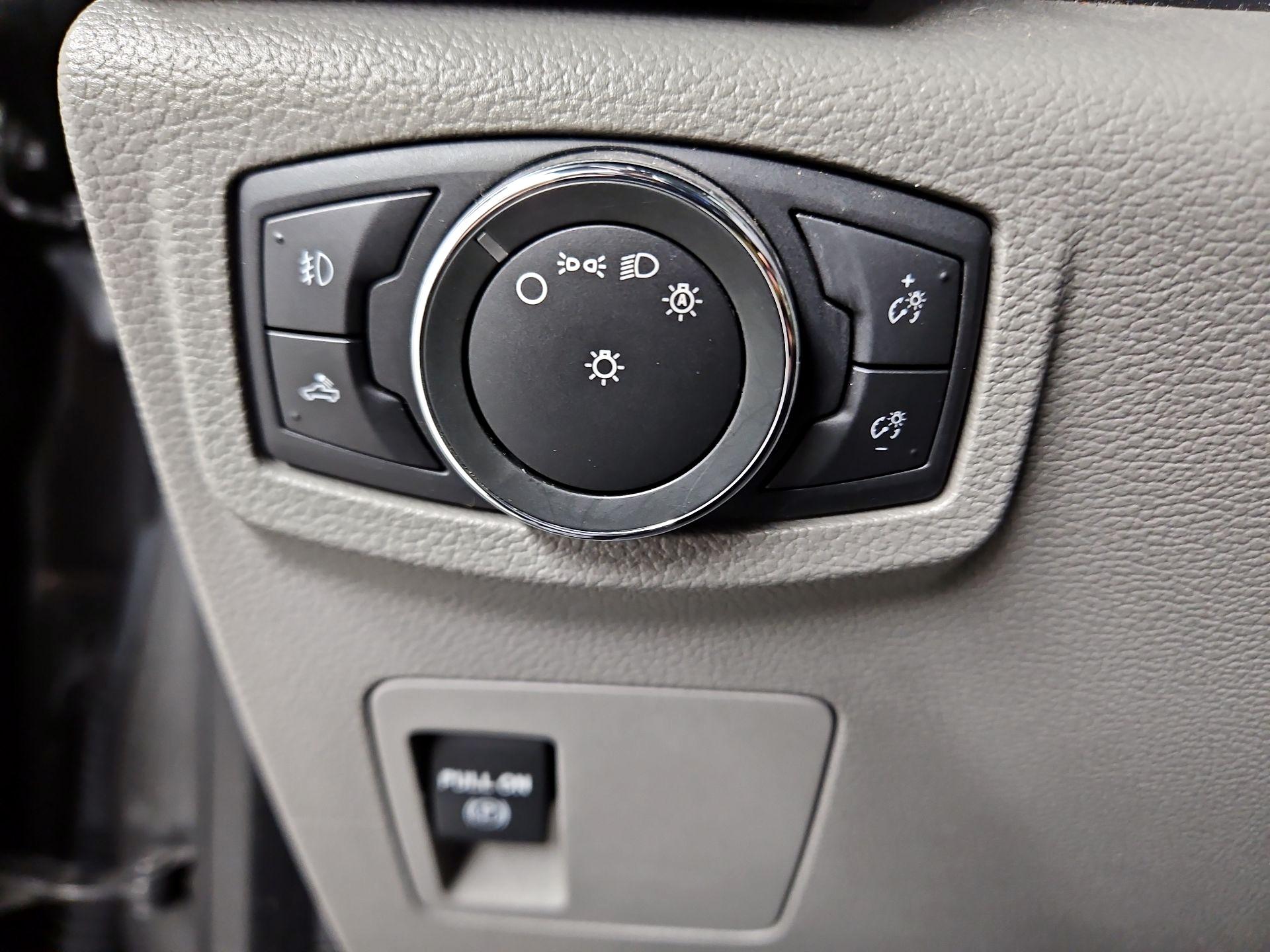 Thumbnail: 2016 Ford F-150 - 13