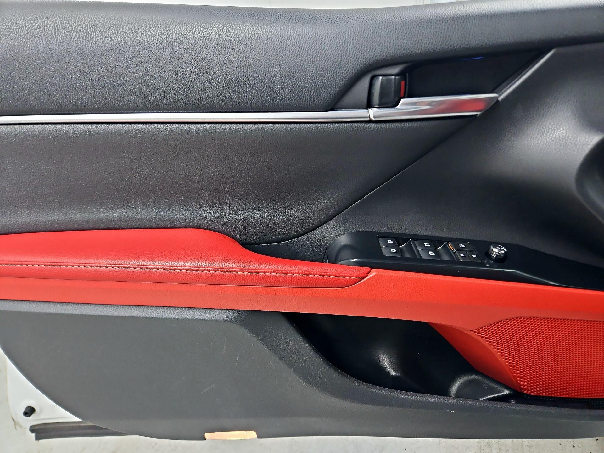 Thumbnail: 2019 Toyota Camry - 12
